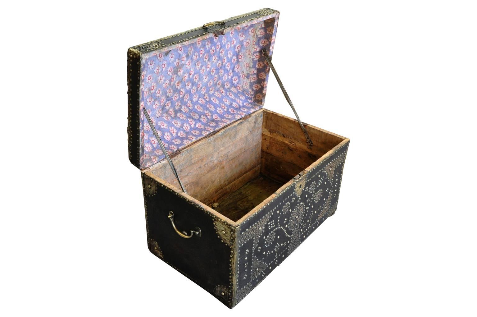 French 18th Century Marriage Trunk, Malle 2