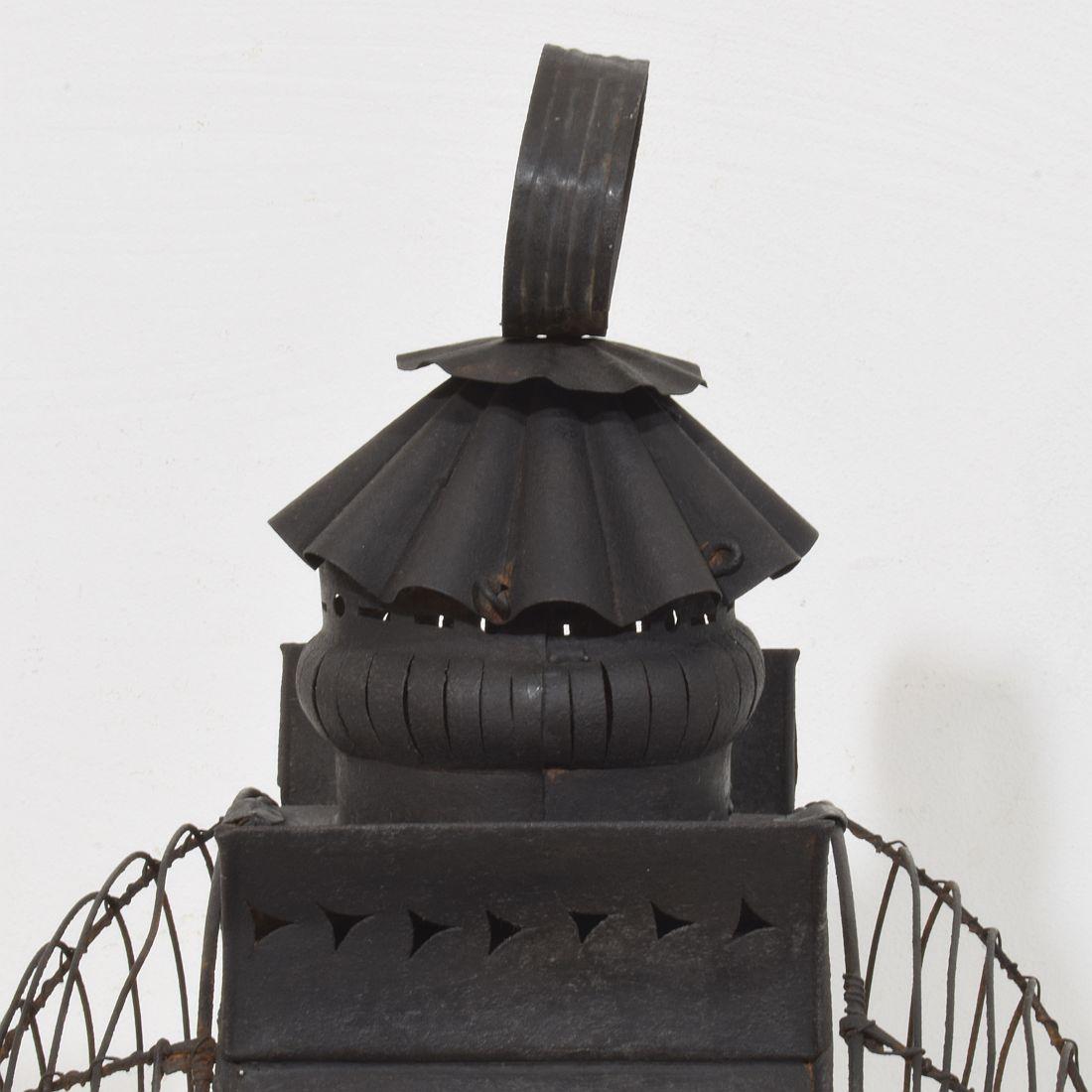 French, 18th Century Metal Lantern im Angebot 3