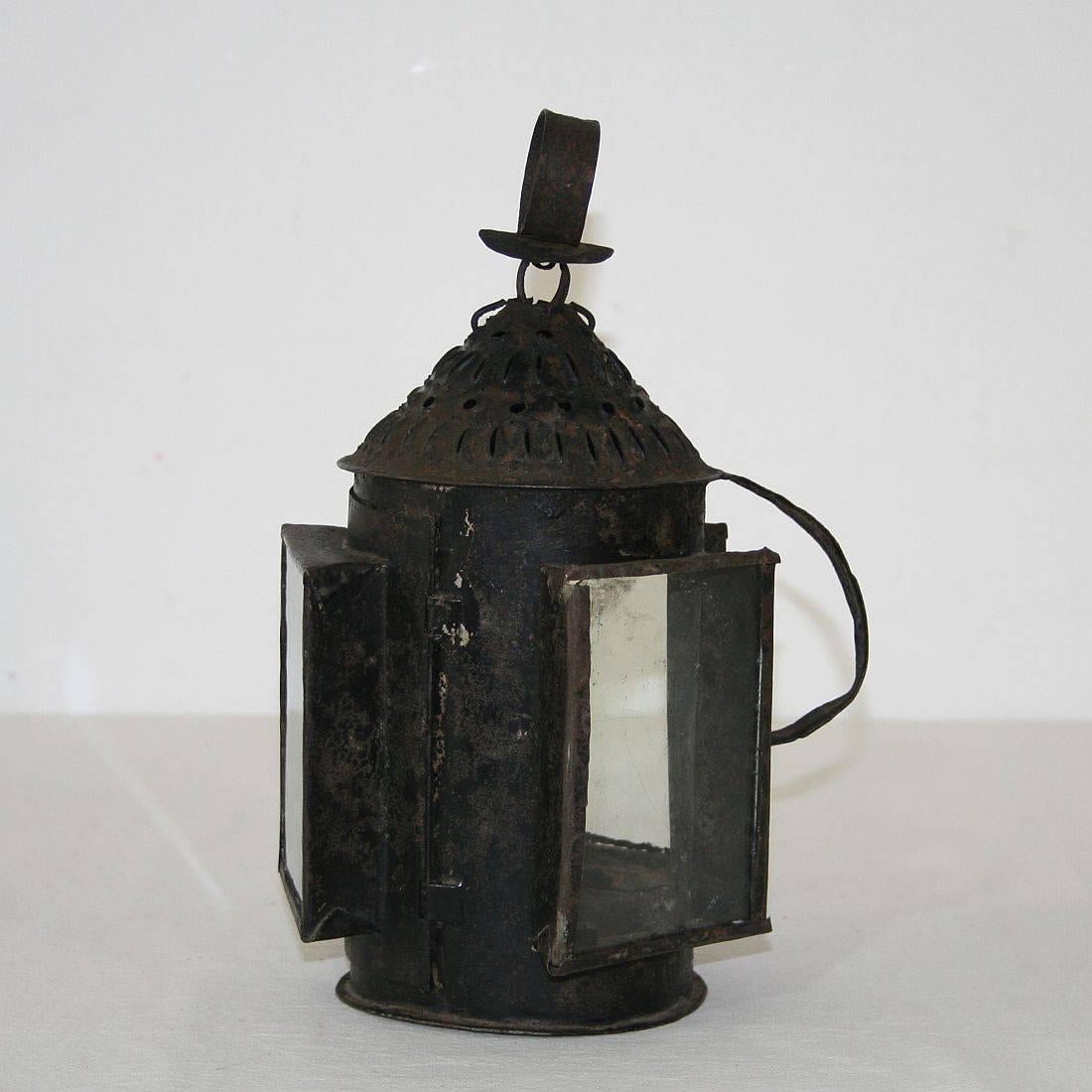French 18th Century Metal Lantern In Good Condition In Buisson, FR