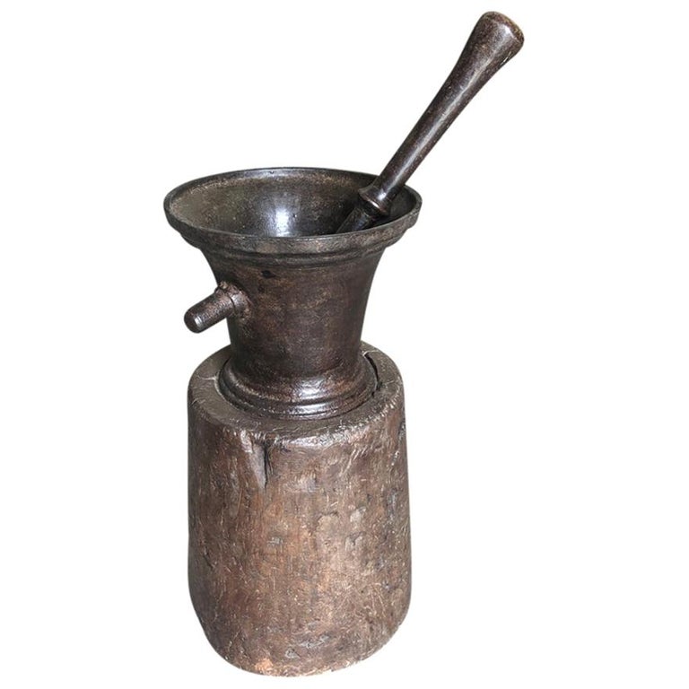 French 18th Century Mortar and Pestle For Sale at 1stDibs