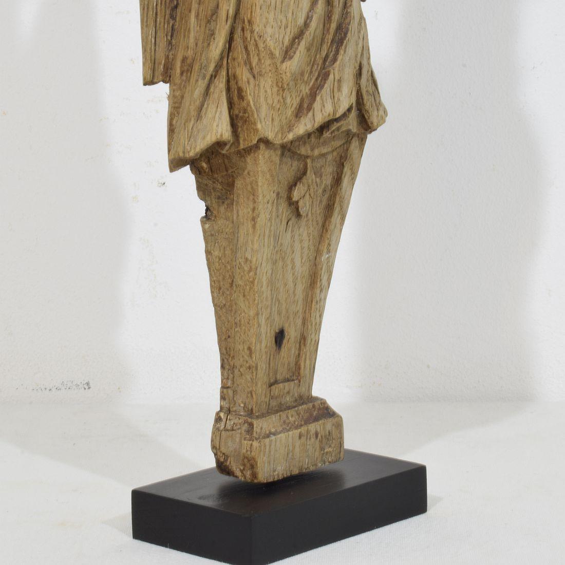 Figura di angelo cariatide in legno di Oak, intagliata a mano, francese del XVIII secolo in vendita 6