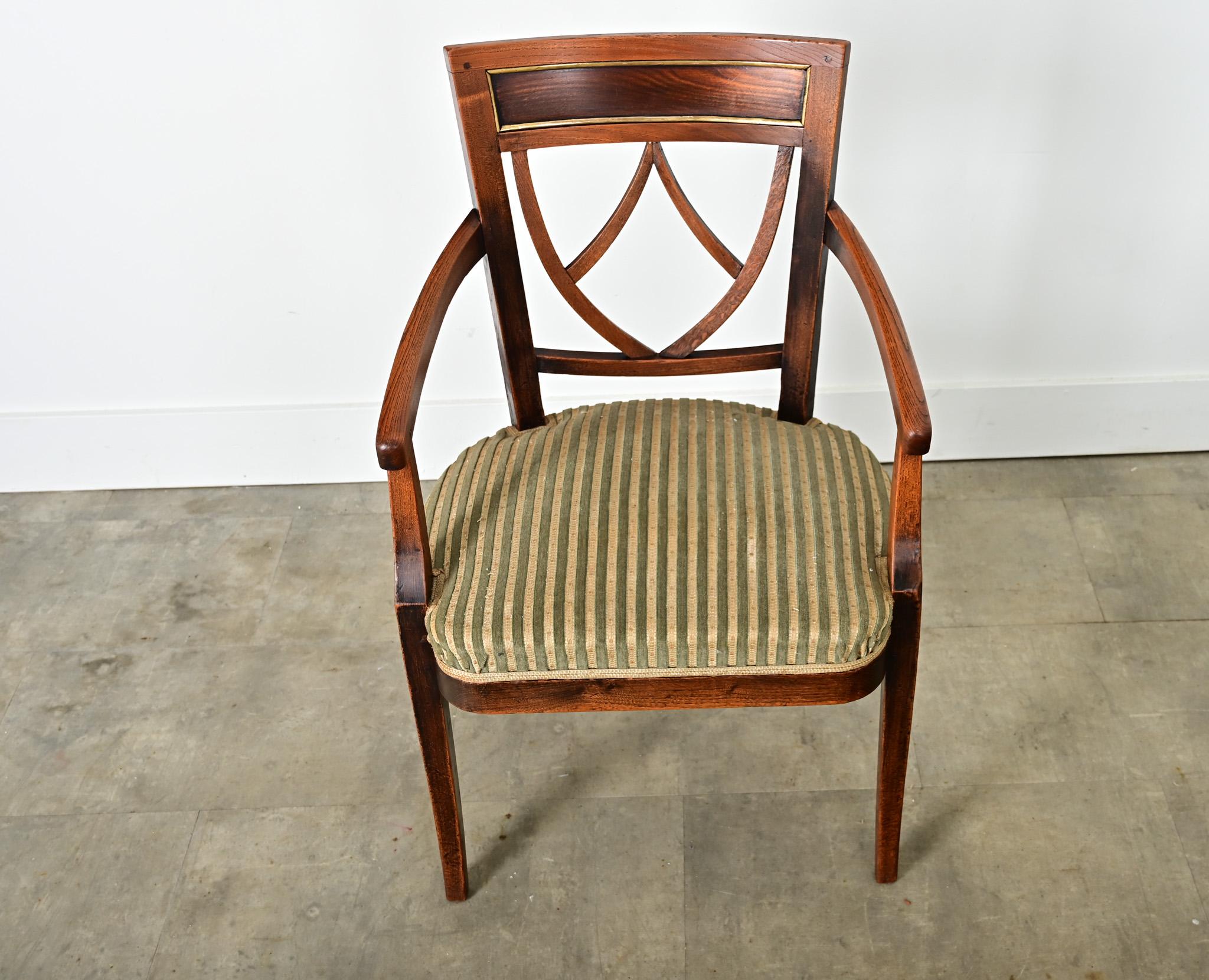 Französischer Eichen-Sessel aus dem 18. (Directoire) im Angebot
