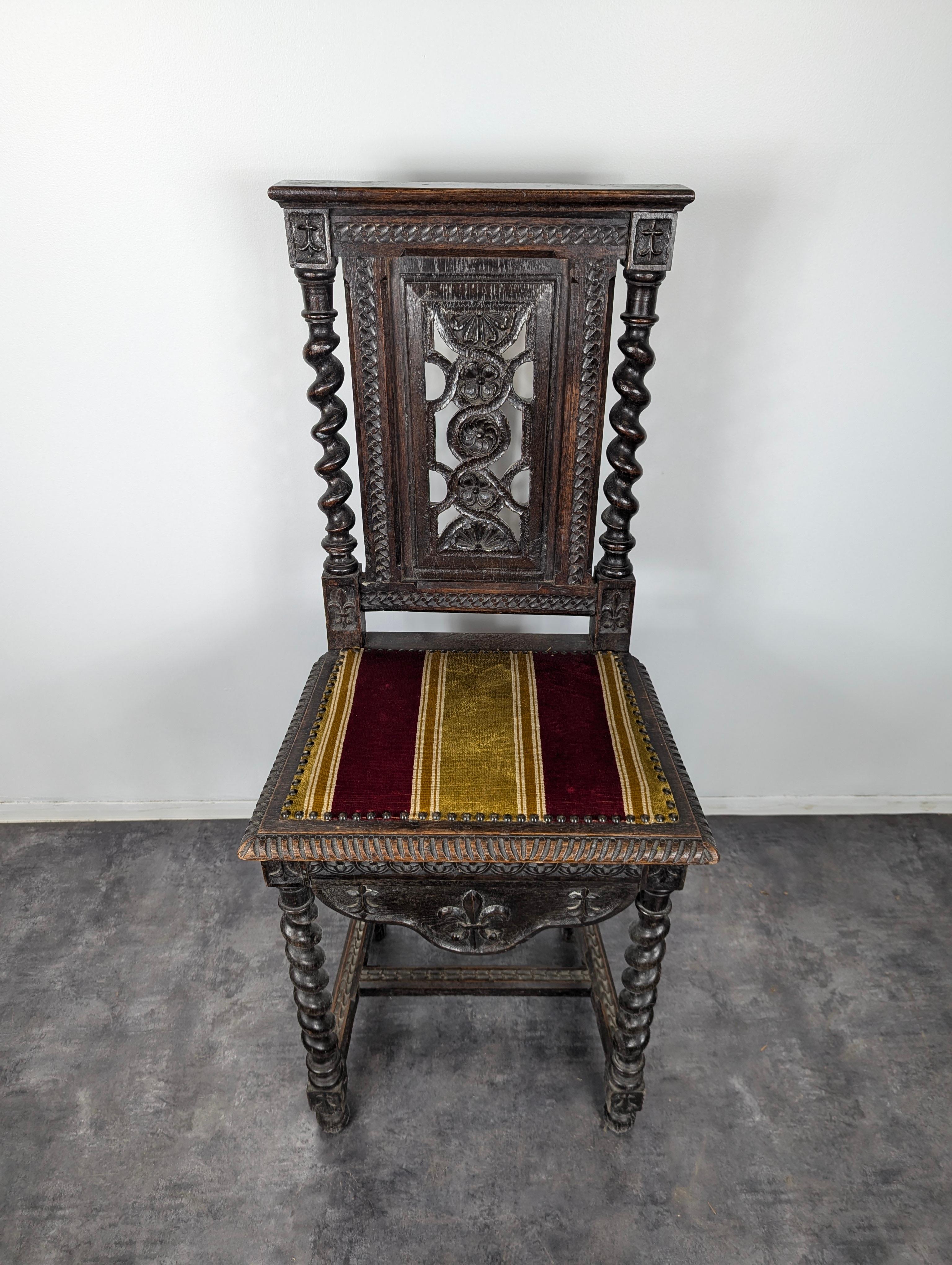 French 18th Century Oak Louis XIII High Chair In Good Condition For Sale In CANTELEU, FR