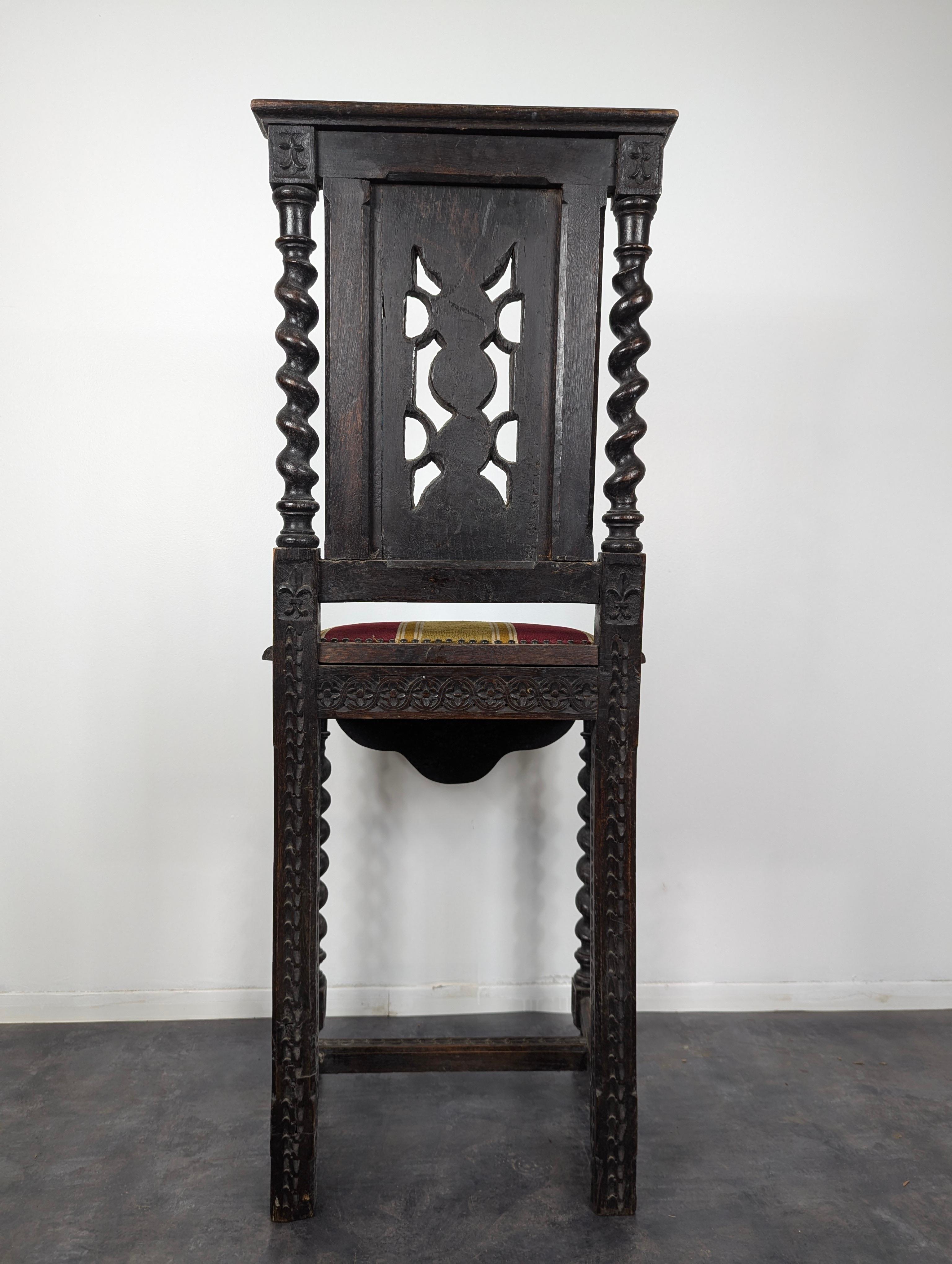 French 18th Century Oak Louis XIII High Chair For Sale 2