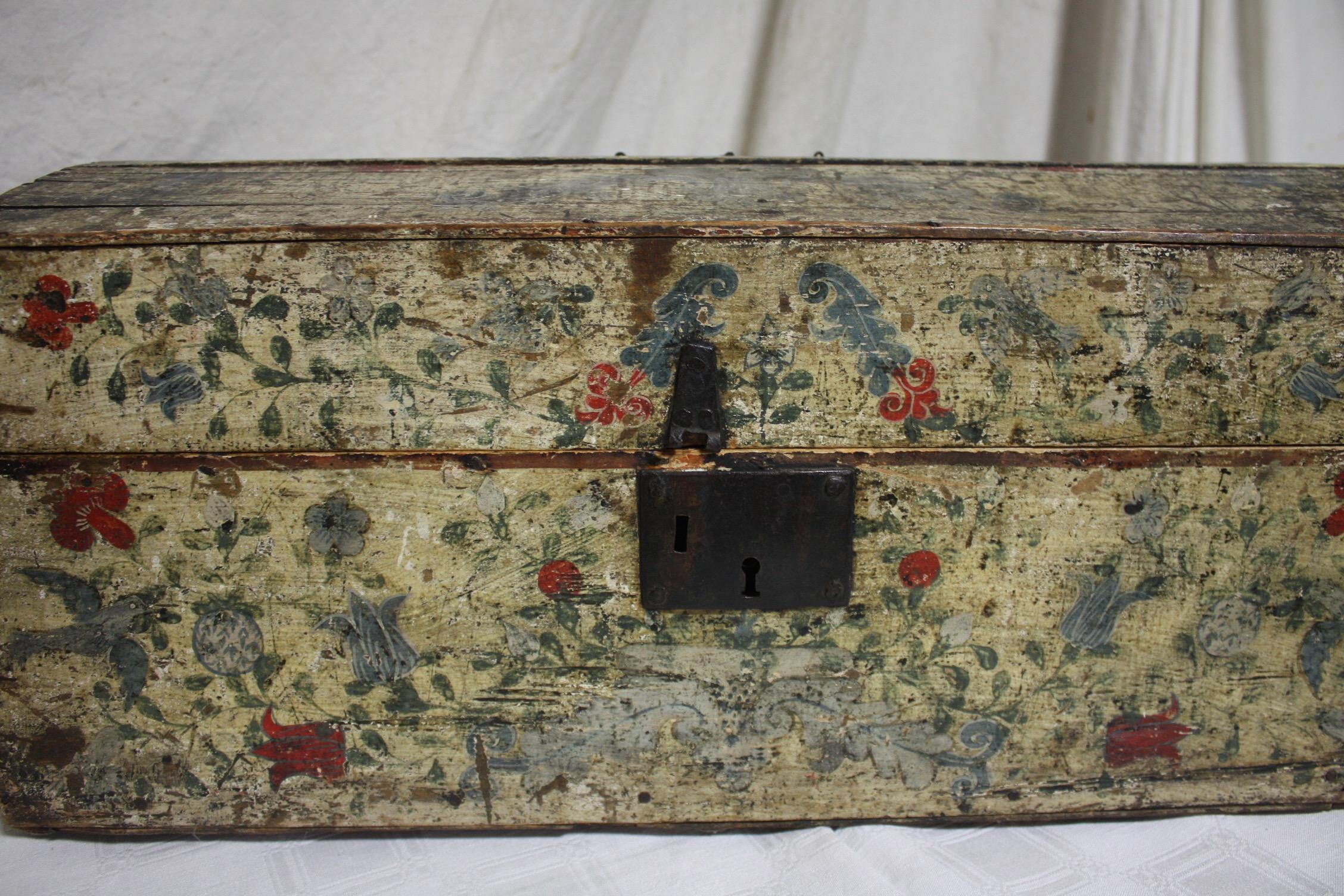 Hand-Painted French 18th Century Painted Box For Sale