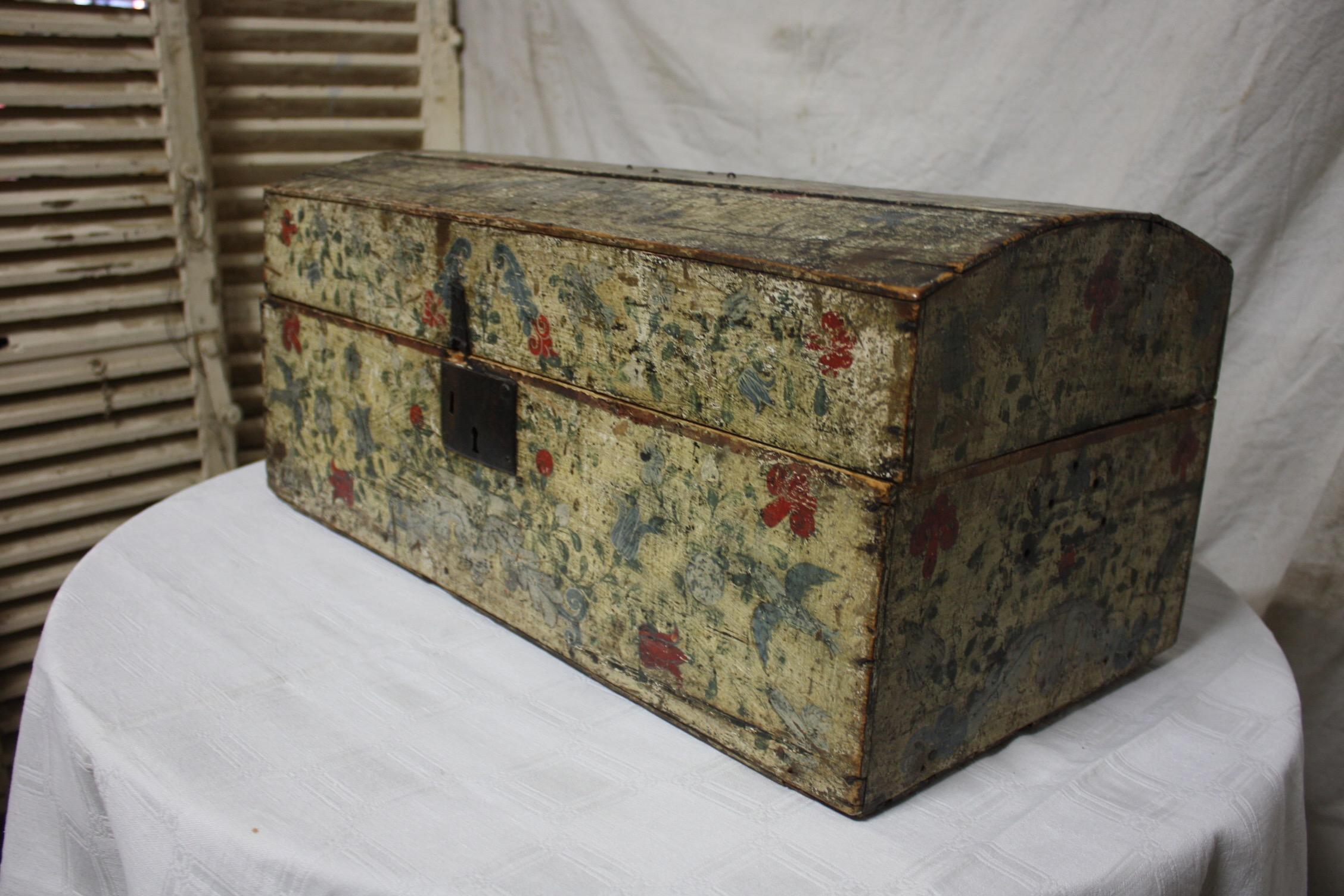 French 18th Century Painted Box For Sale 1
