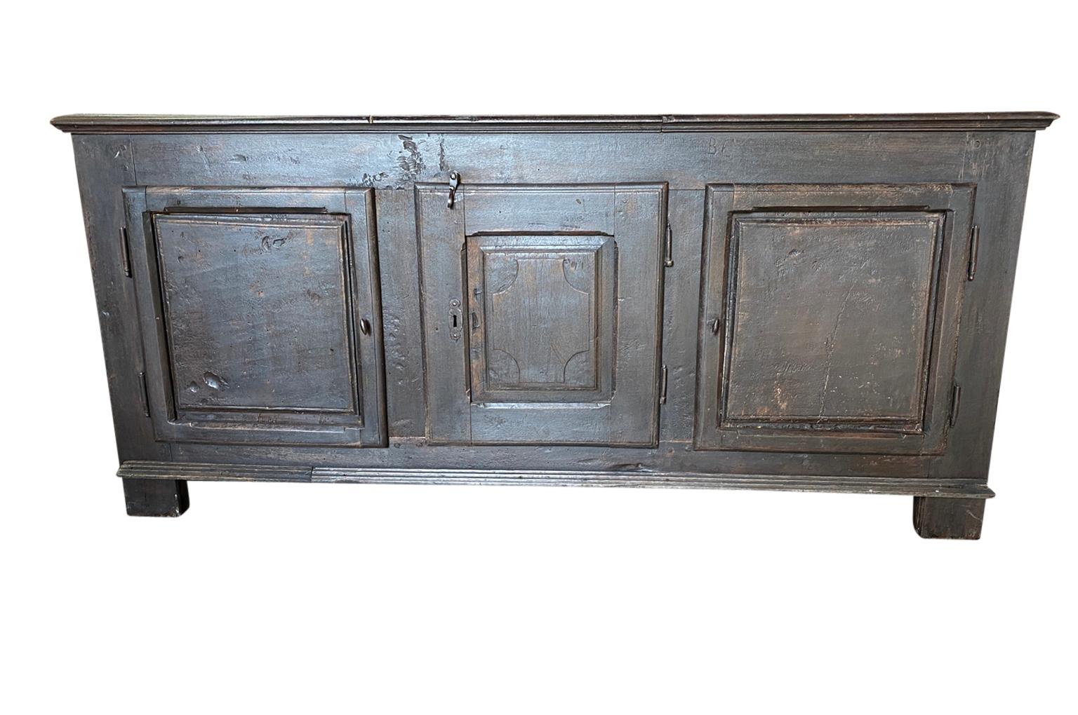 French, 18th Century Painted Buffet In Good Condition For Sale In Atlanta, GA
