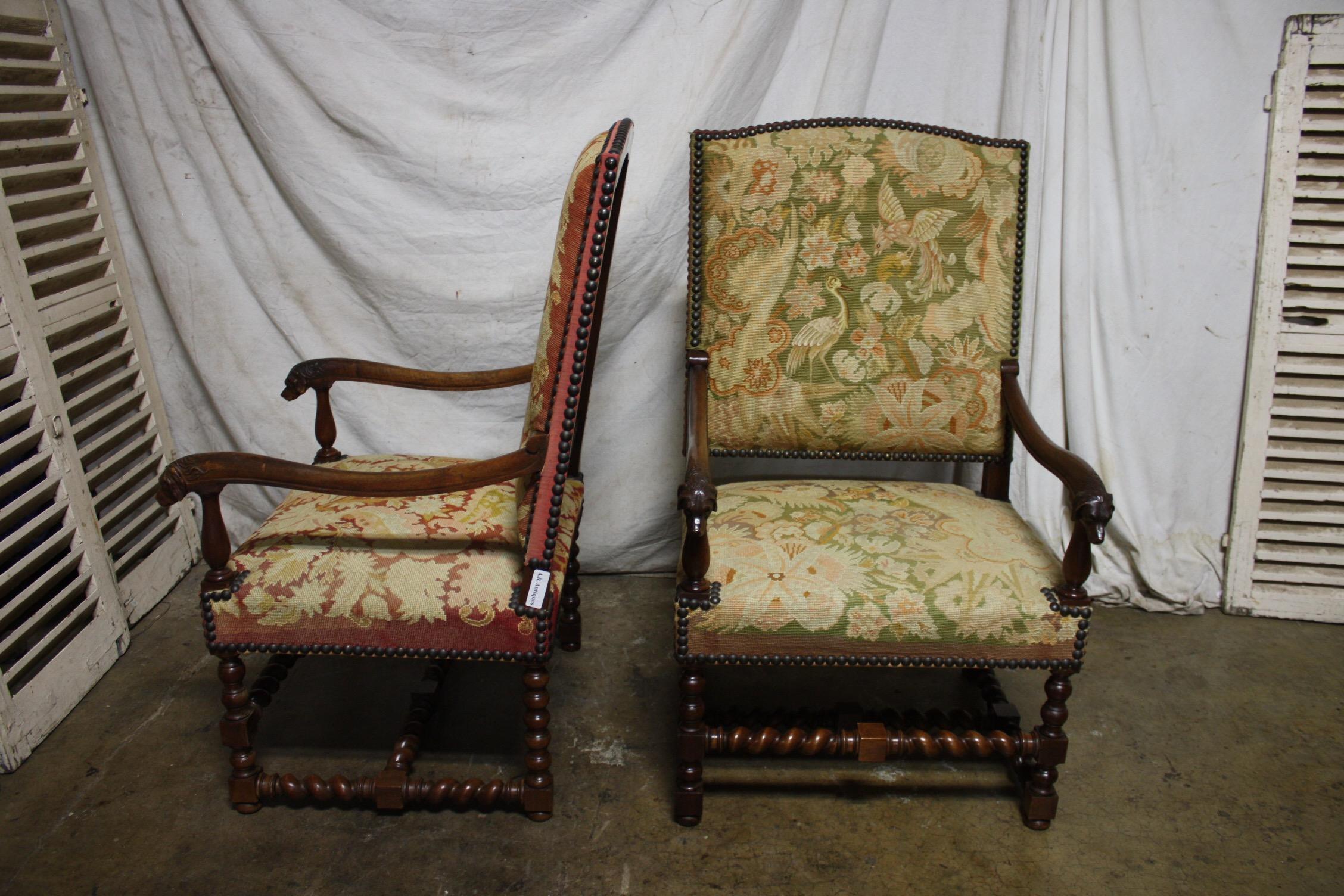 French 18th Century Pair of Armchairs 7