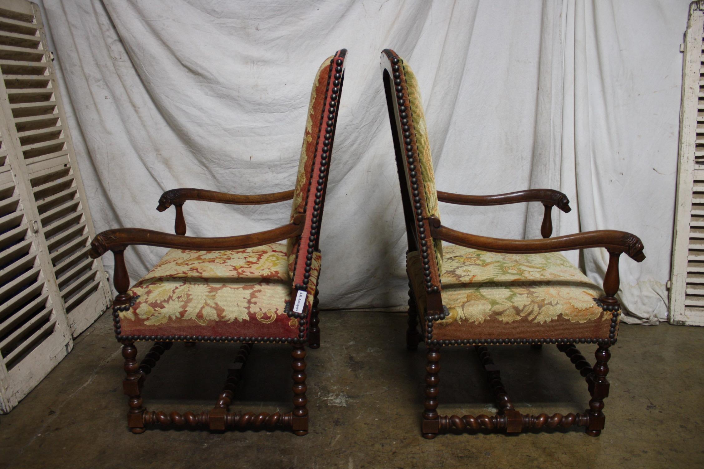 French 18th Century Pair of Armchairs 8