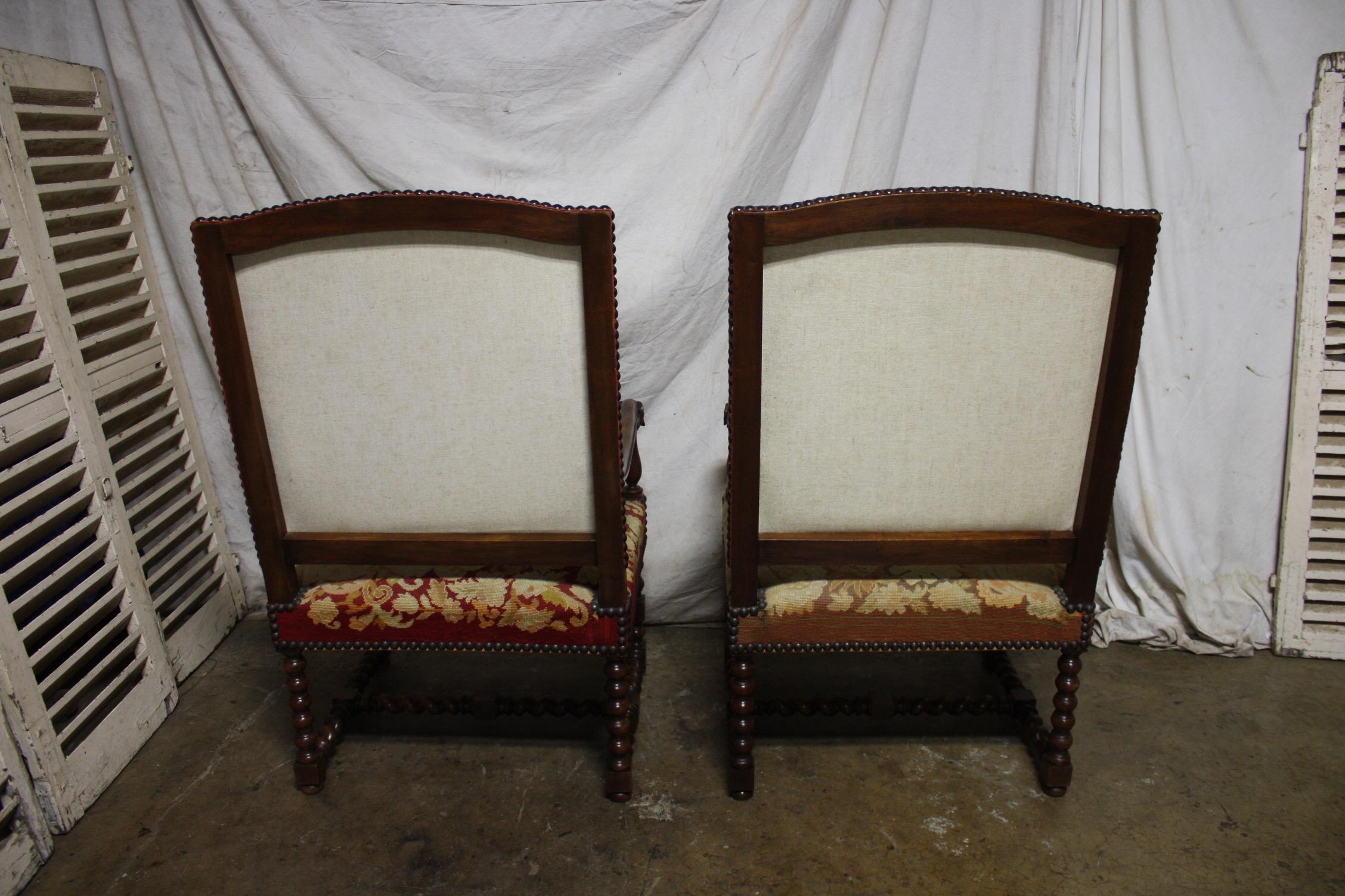 French 18th Century Pair of Armchairs 10