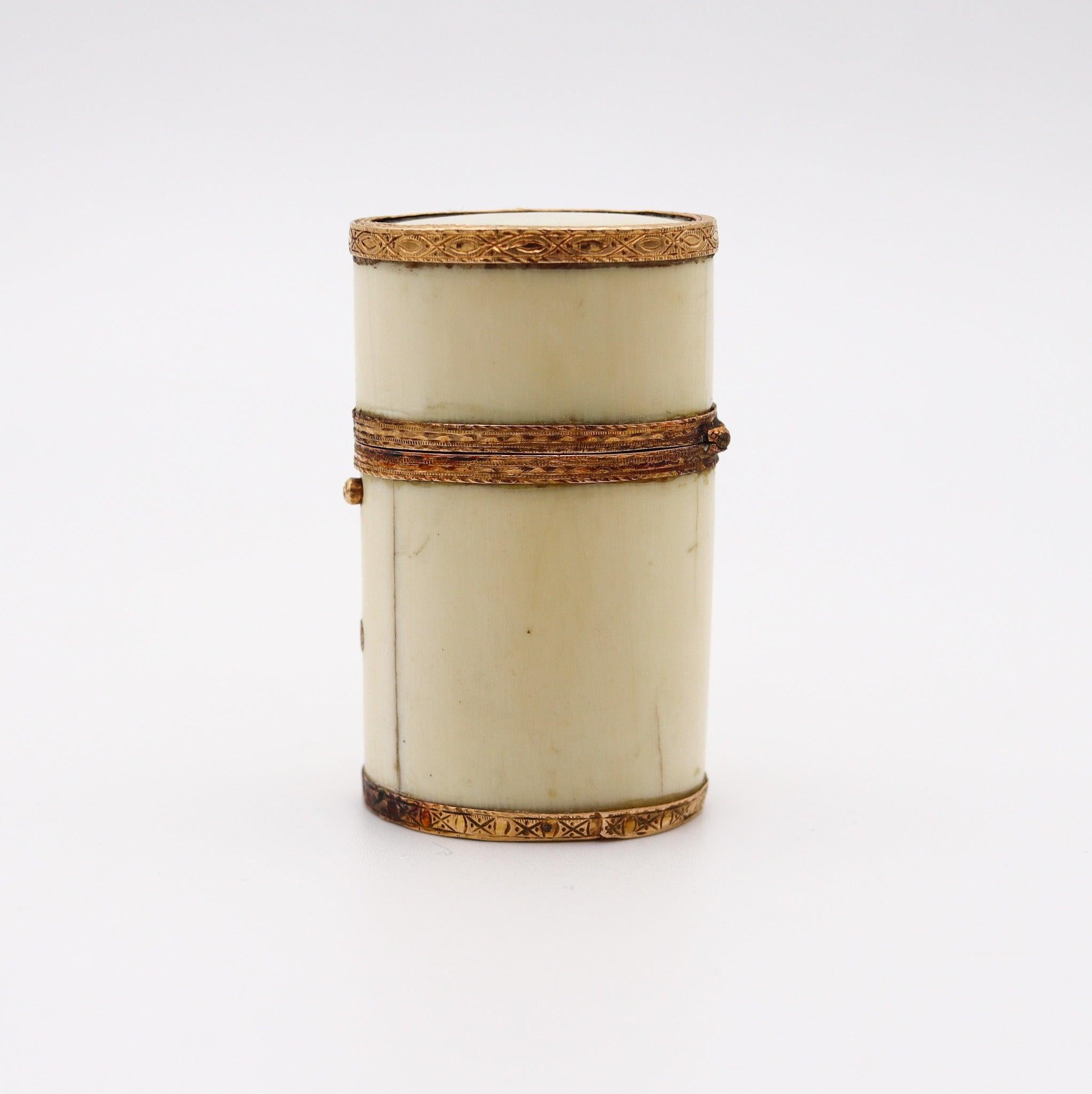 French FRENCH 18th Century Perfumed Scents Necessaire Box In 18Kt Yellow Gold & Carving For Sale