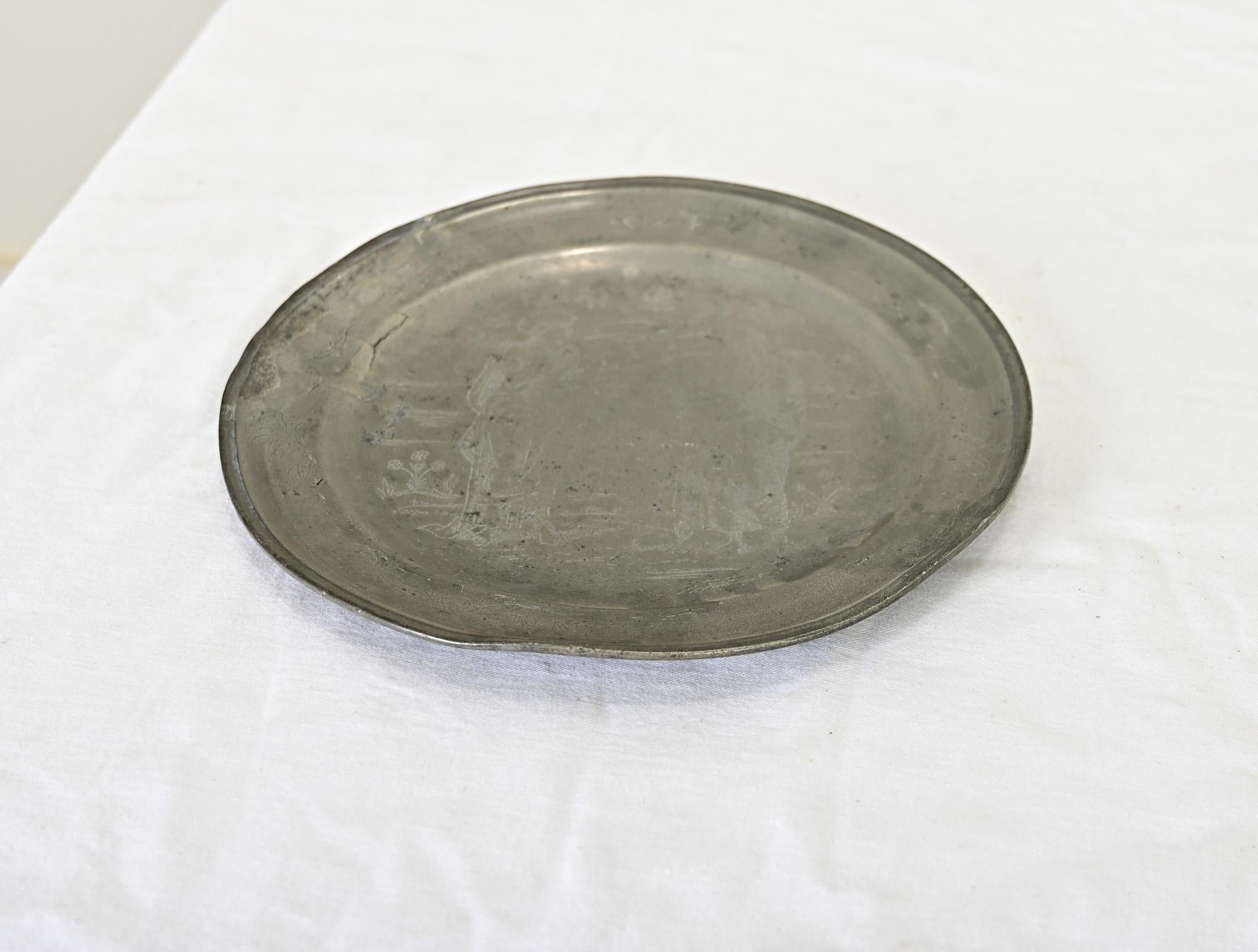 French 18th Century Pewter Plate of Saints Peter and Paul In Good Condition For Sale In Baton Rouge, LA