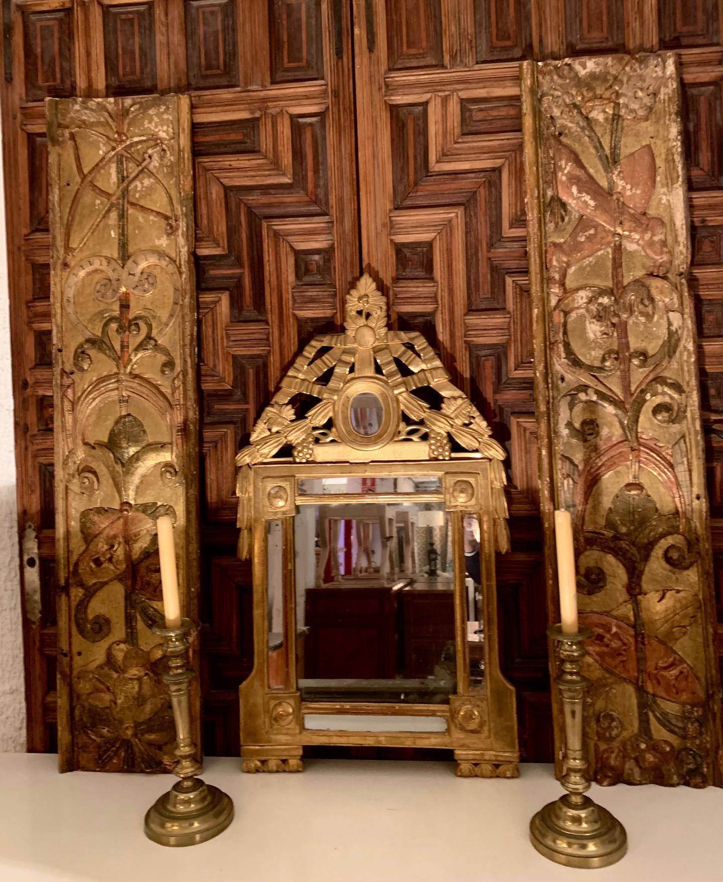 XVIIIe siècle français  Miroir provençal Louis XVI en bois doré en vente 4