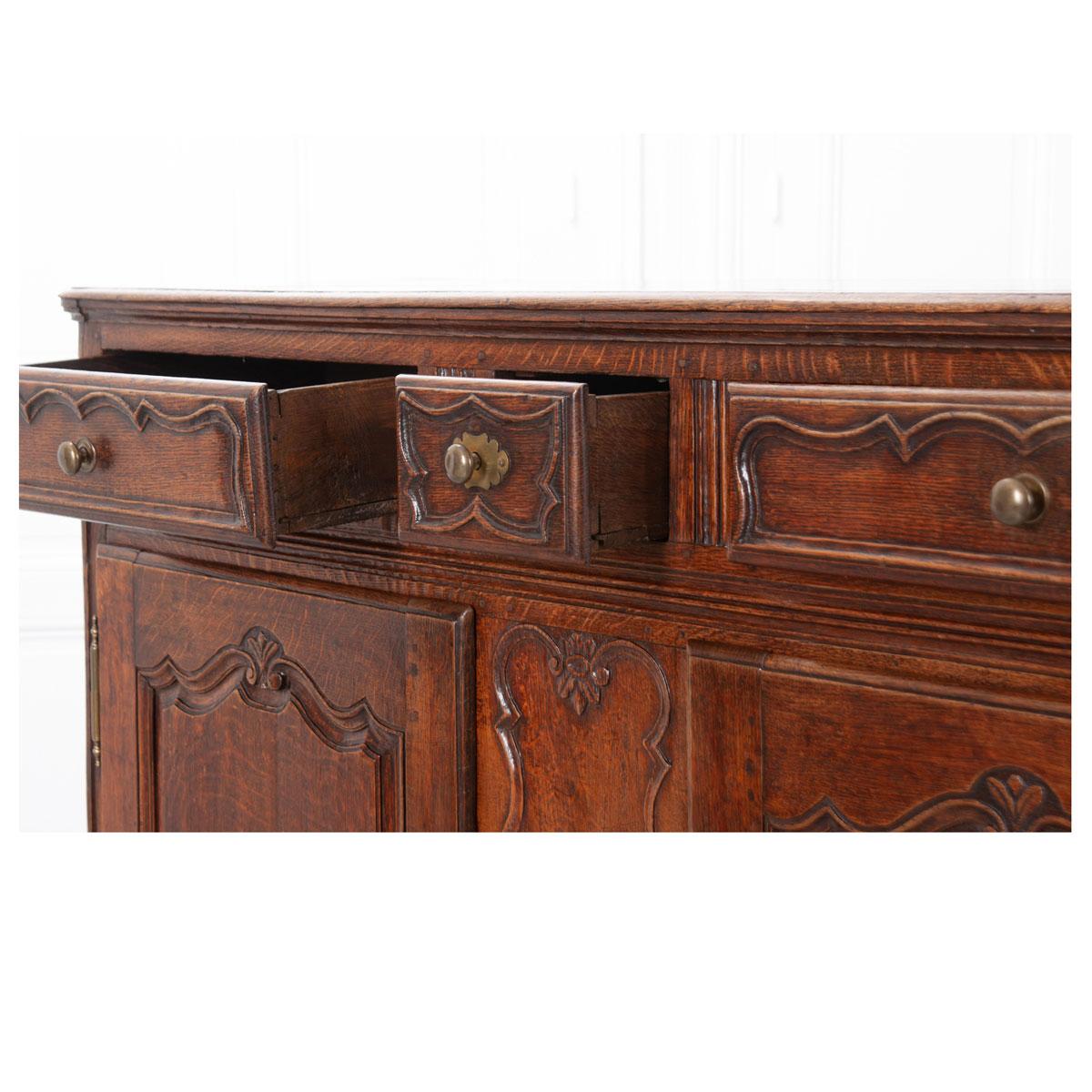 French 18th Century Provincial Oak Buffet For Sale 6