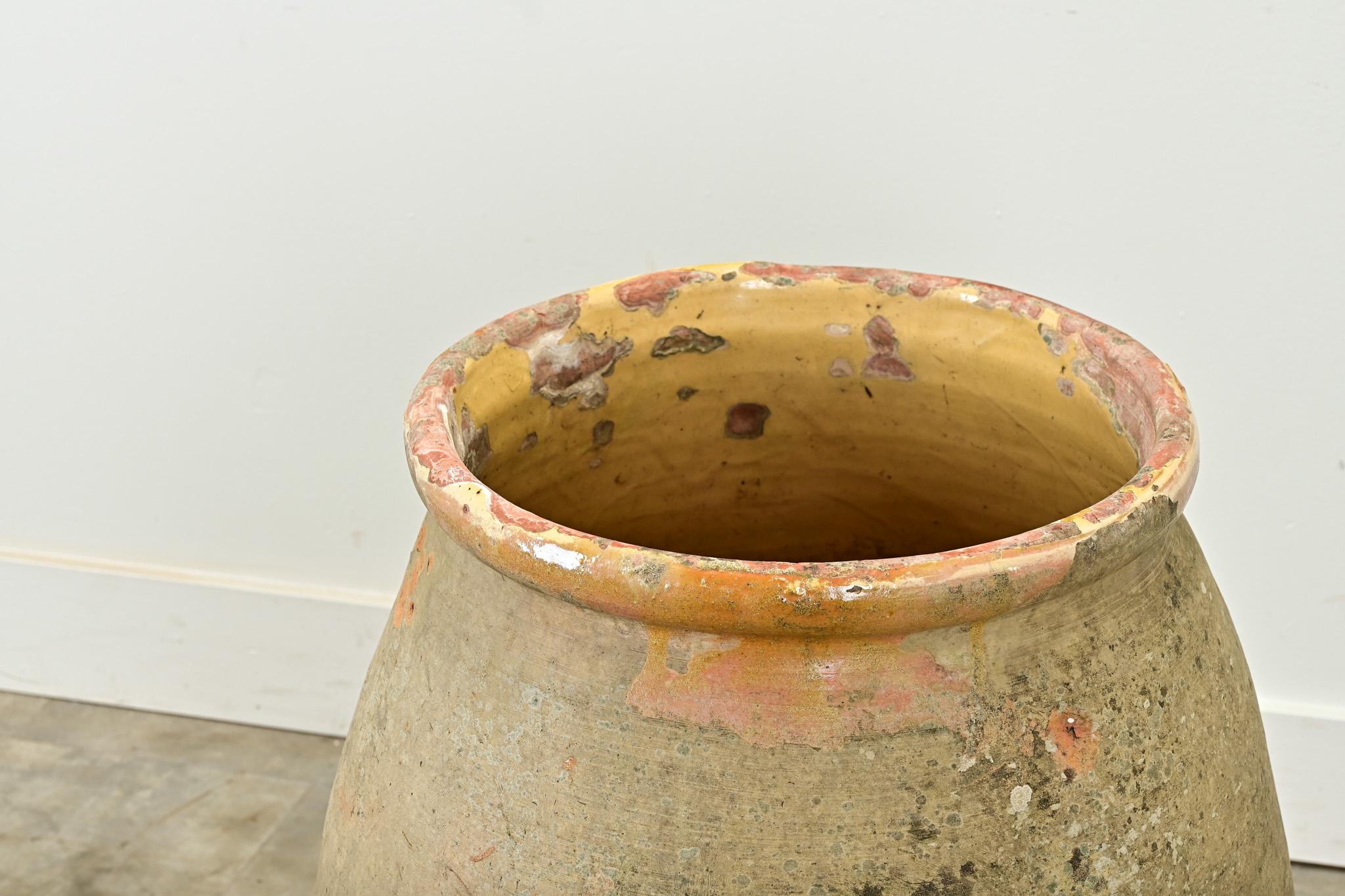 Pot à huile d'olivier provincial français du 18ème siècle Bon état à Baton Rouge, LA
