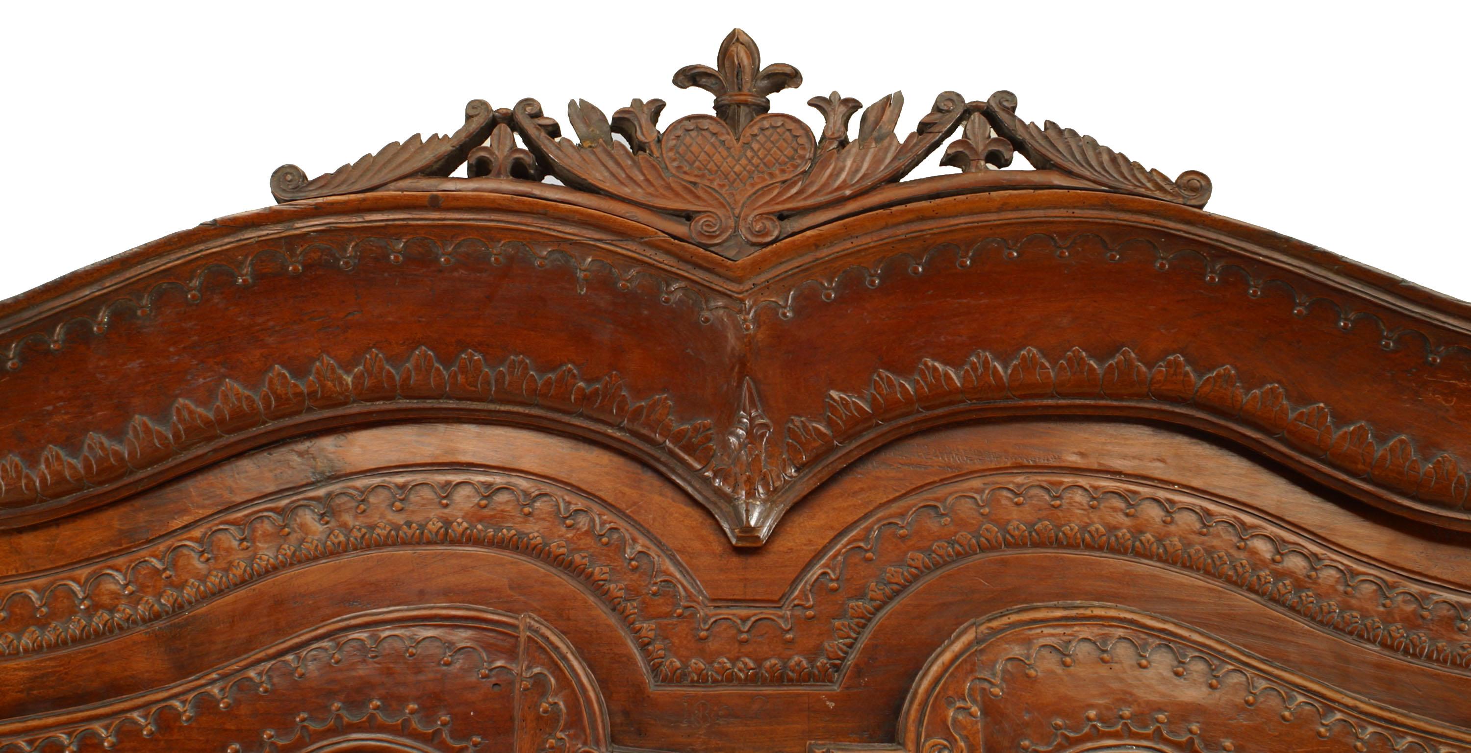 French 18th Century Provincial Walnut Armoire In Good Condition For Sale In New York, NY