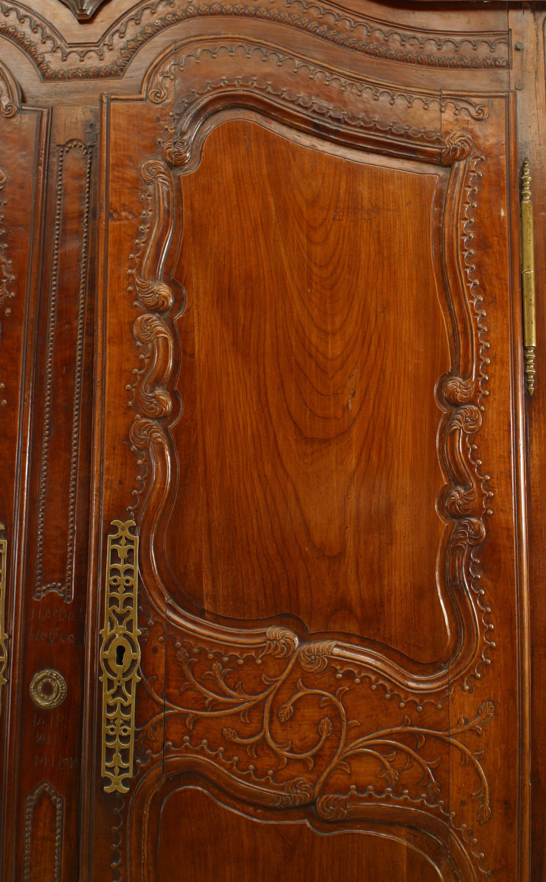 French 18th Century Provincial Walnut Armoire For Sale 2