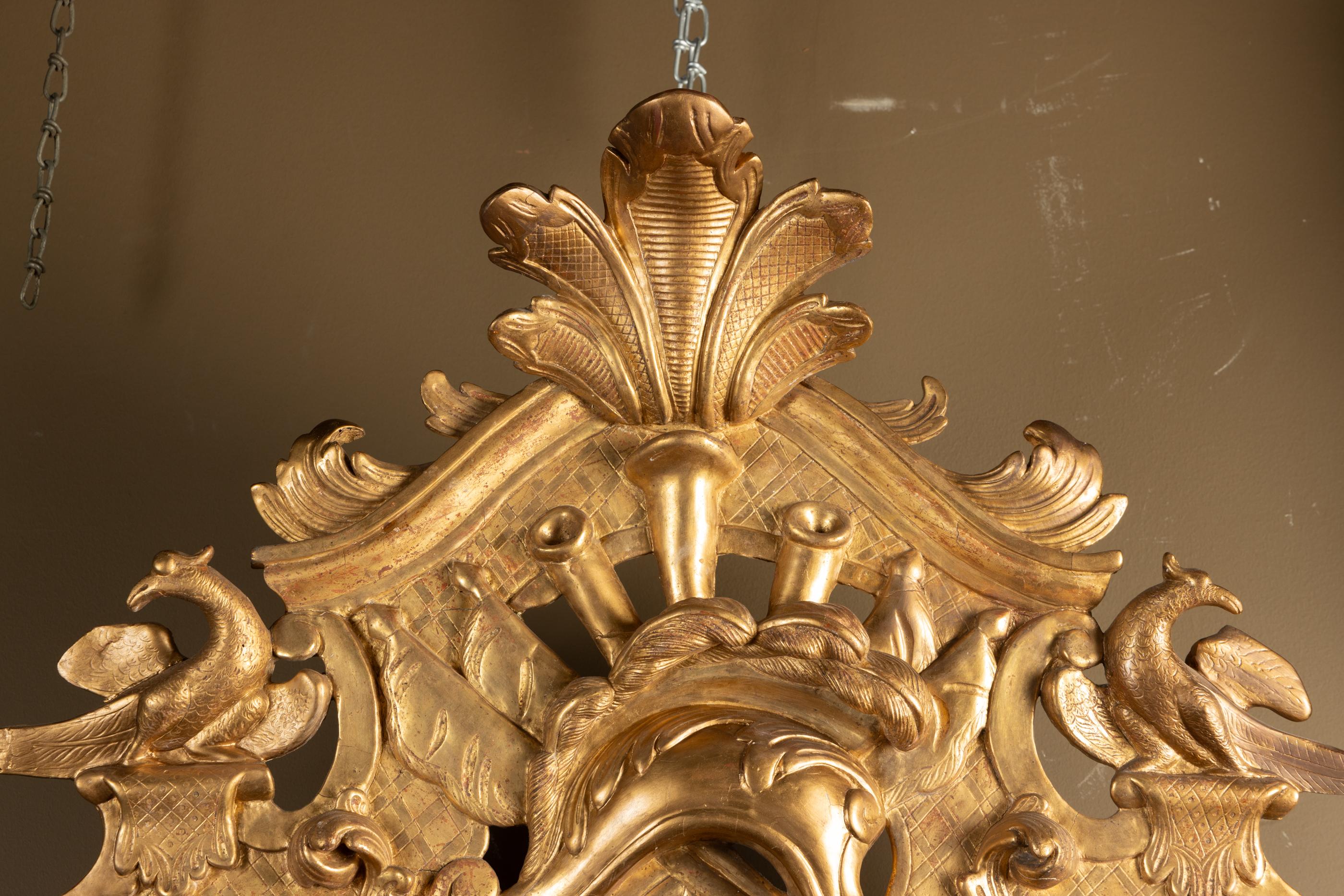 Miroir à feuilles d'or sculpté de la Régence française du XVIIIe siècle en vente 8