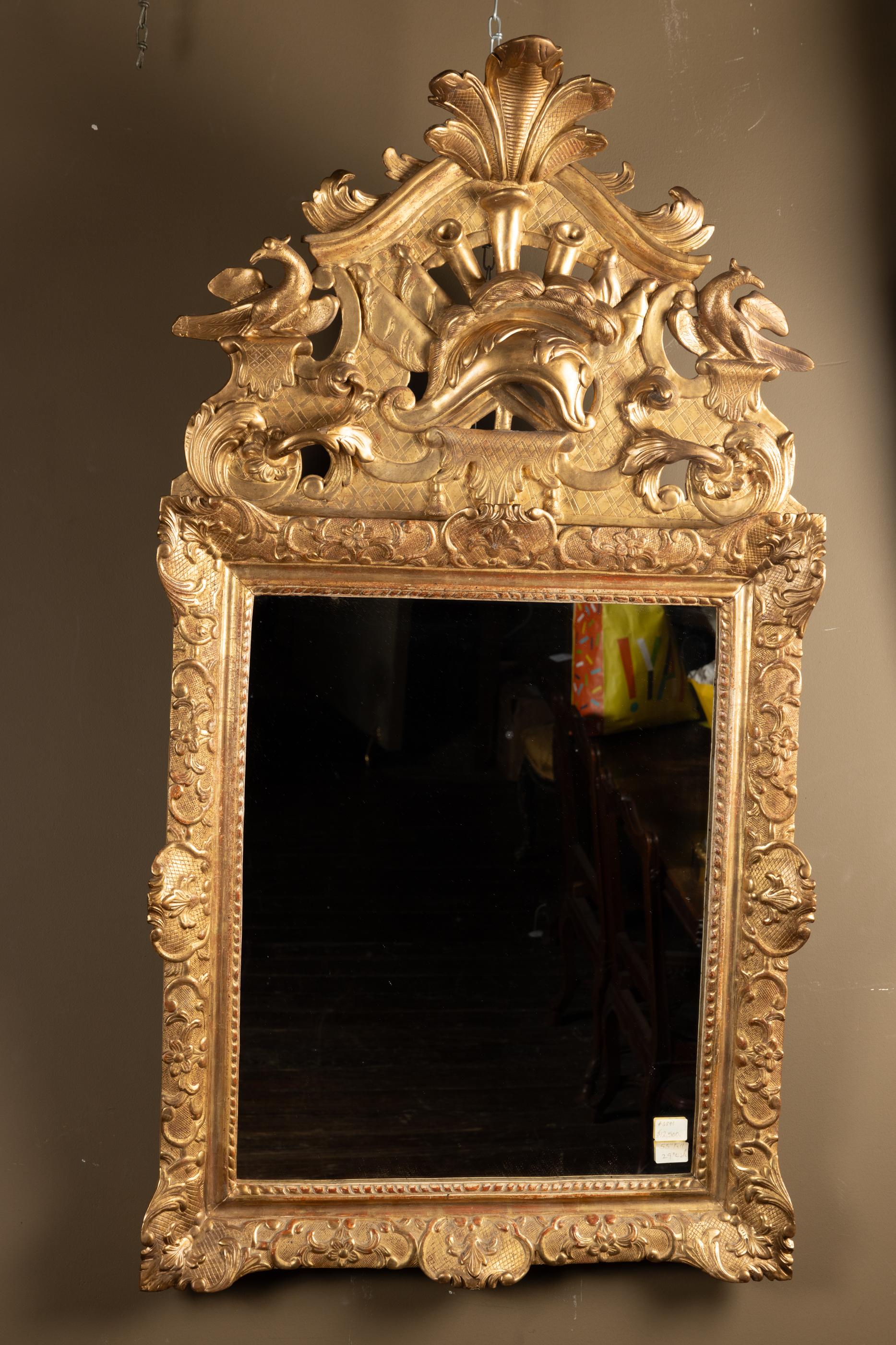Miroir à feuilles d'or sculpté de la Régence française du XVIIIe siècle en vente 10