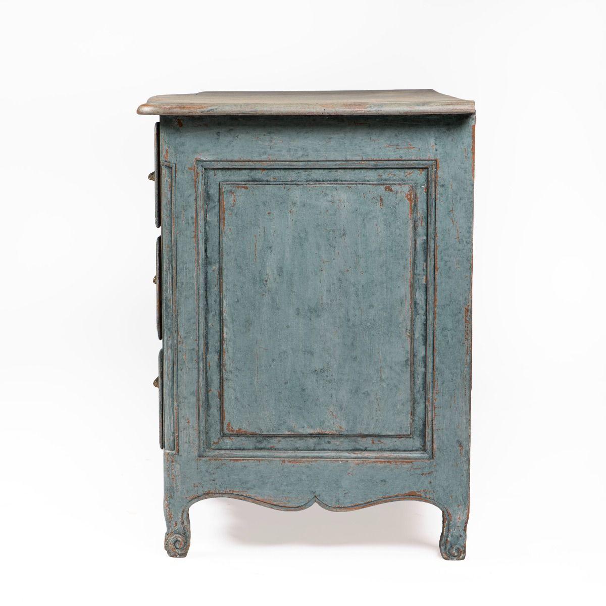 Cómoda Régence Francesa del Siglo XVIII con Frente de Arco en Gris-Azul Francés en venta