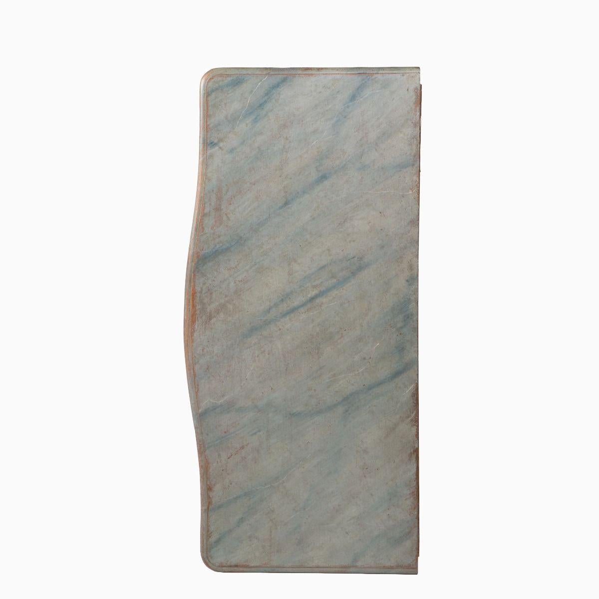 Cómoda Régence Francesa del Siglo XVIII con Frente de Arco en Gris-Azul en Bueno estado para la venta en Kastrup, DK