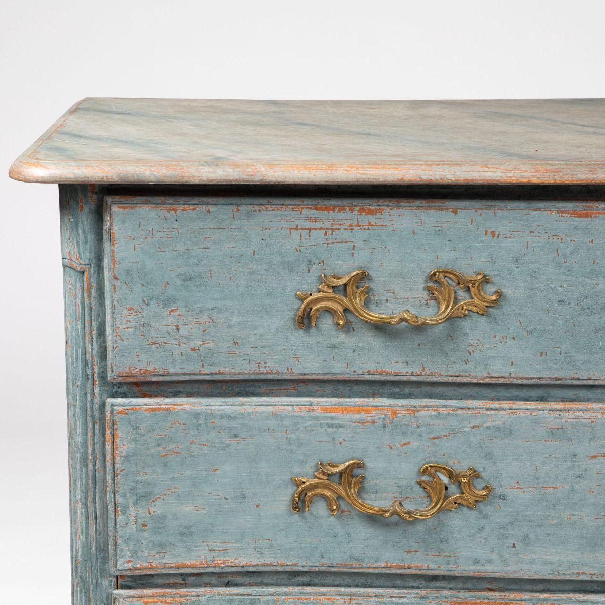 Cómoda Régence Francesa del Siglo XVIII con Frente de Arco en Gris-Azul siglo XVIII en venta