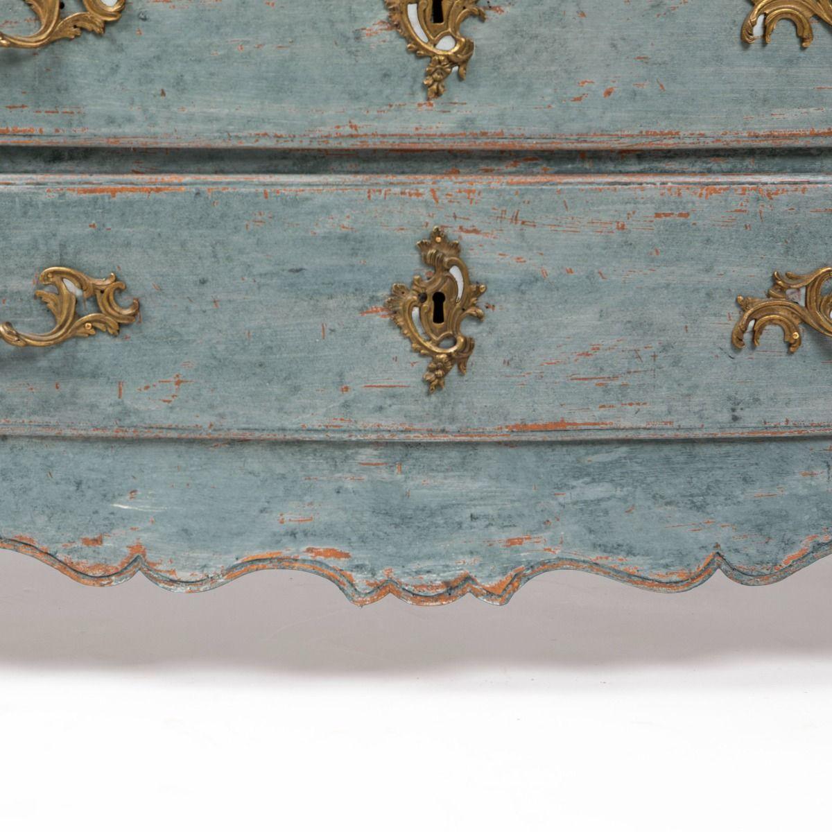 Cómoda Régence Francesa del Siglo XVIII con Frente de Arco en Gris-Azul en venta 1