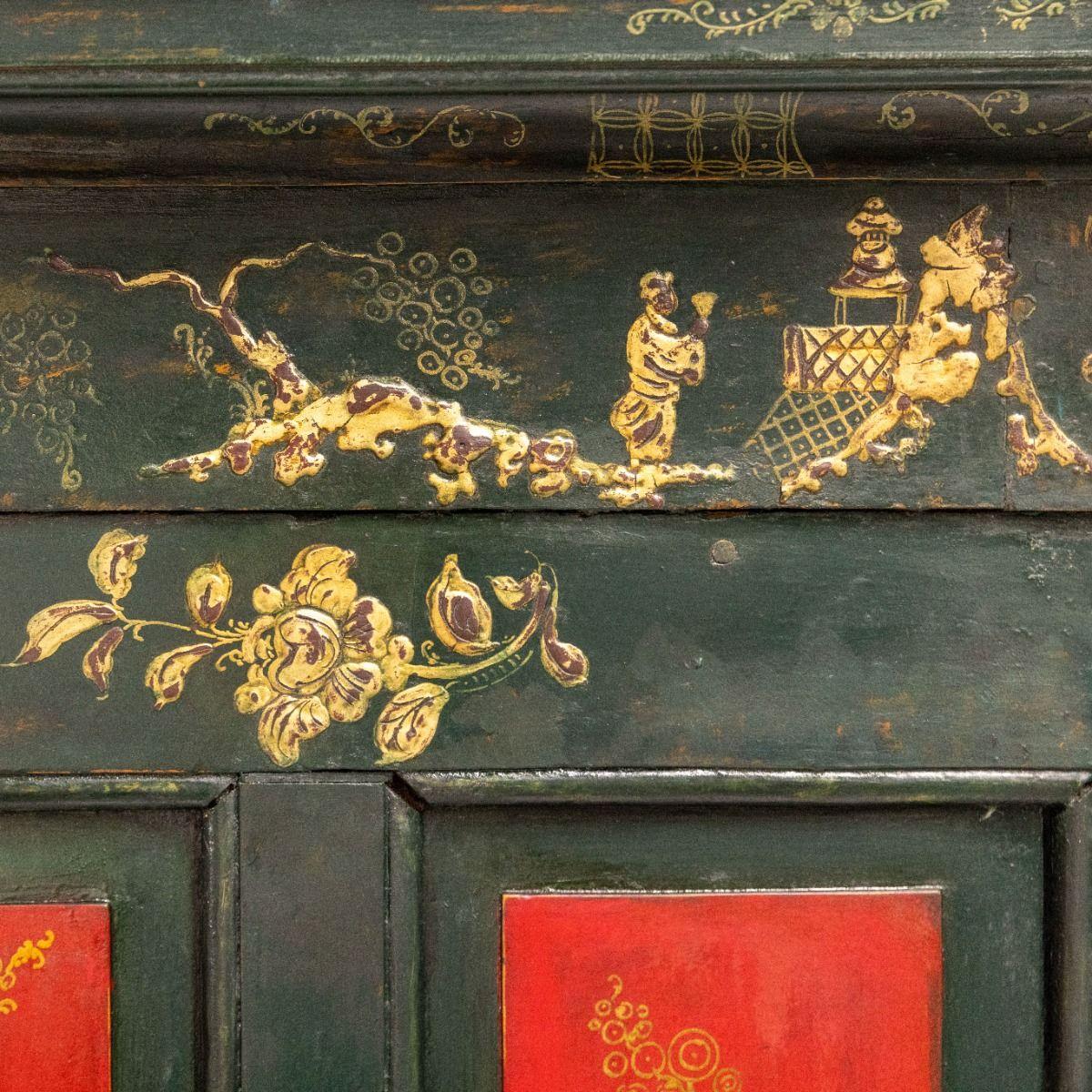 Peint Cabinet à Chinoiserie d'époque Régence du 18ème siècle en vente
