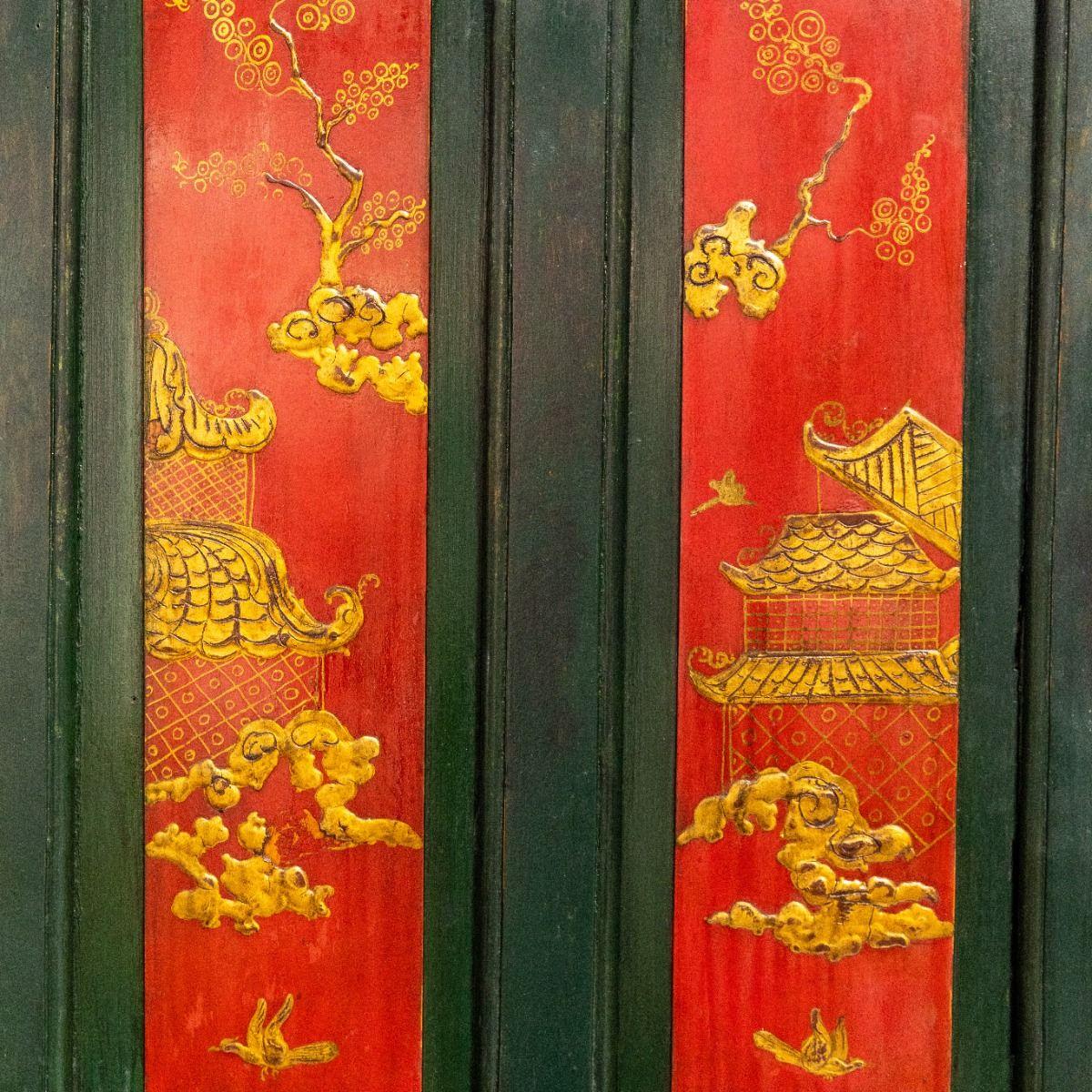 XVIIIe siècle Cabinet à Chinoiserie d'époque Régence du 18ème siècle en vente
