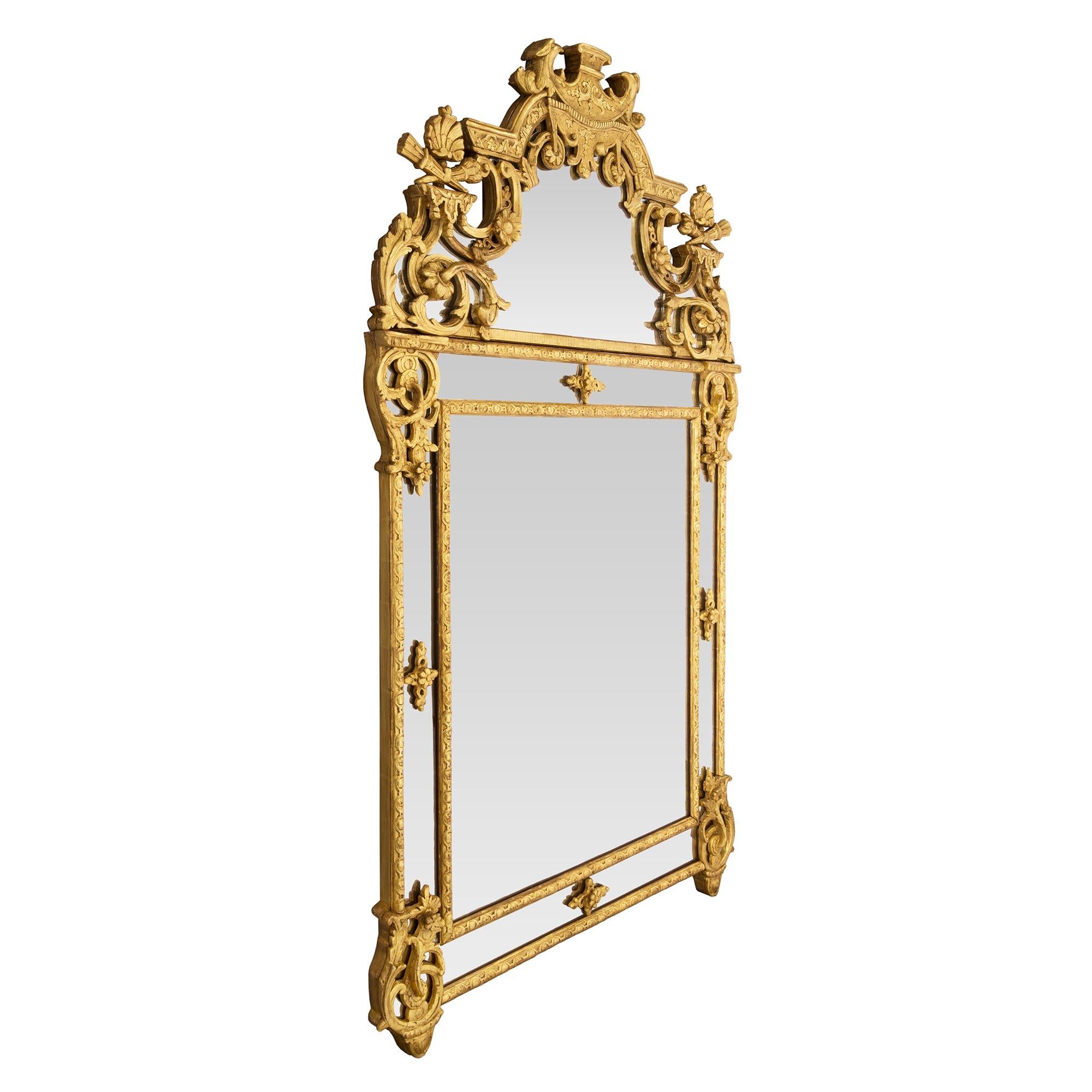 French 18th Century Regence Period Double Framed Giltwood Mirror In Good Condition For Sale In West Palm Beach, FL