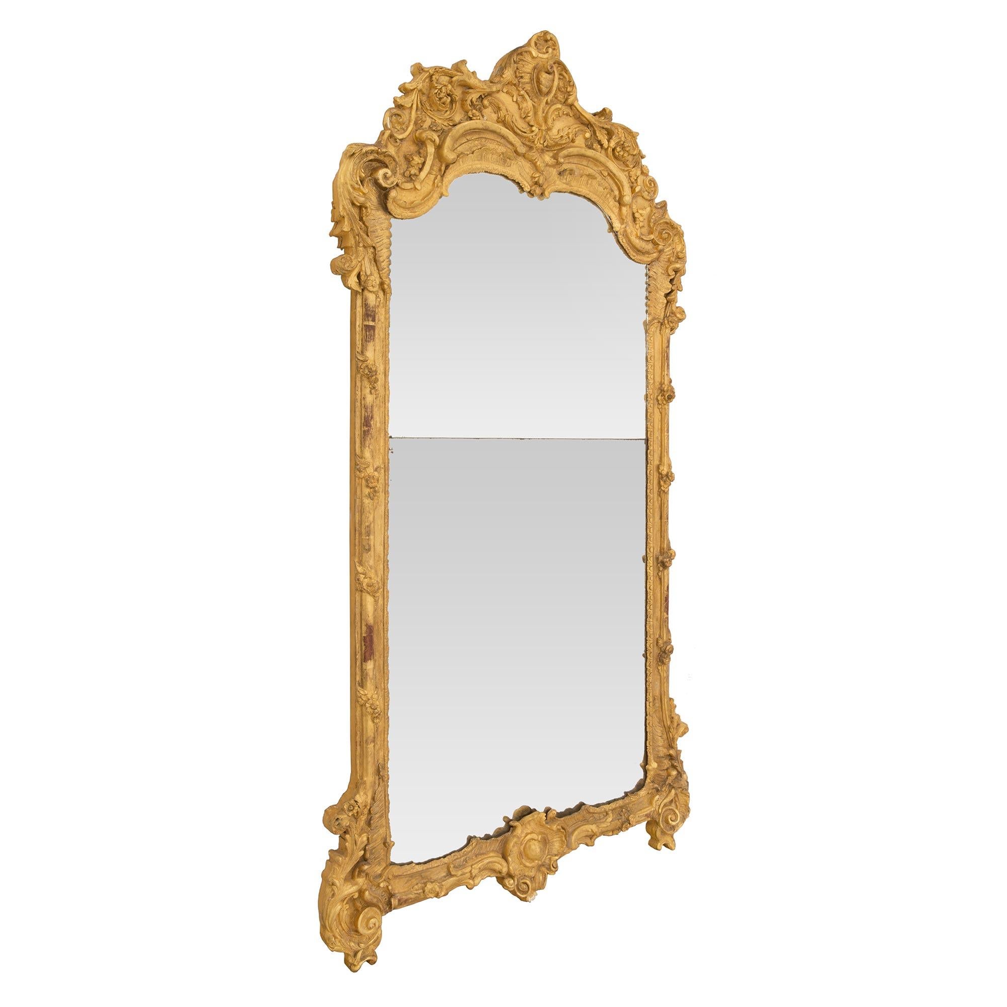 French 18th Century Regence Period Giltwood Mirror In Good Condition For Sale In West Palm Beach, FL