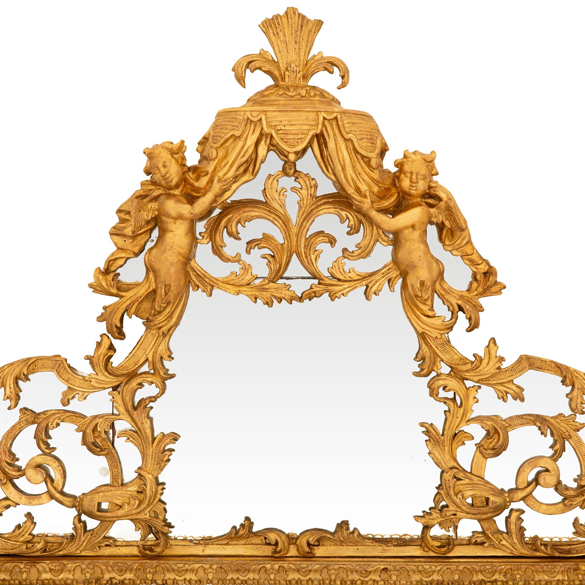 Miroir en bois doré d'époque Régence du XVIIIe siècle Bon état - En vente à West Palm Beach, FL