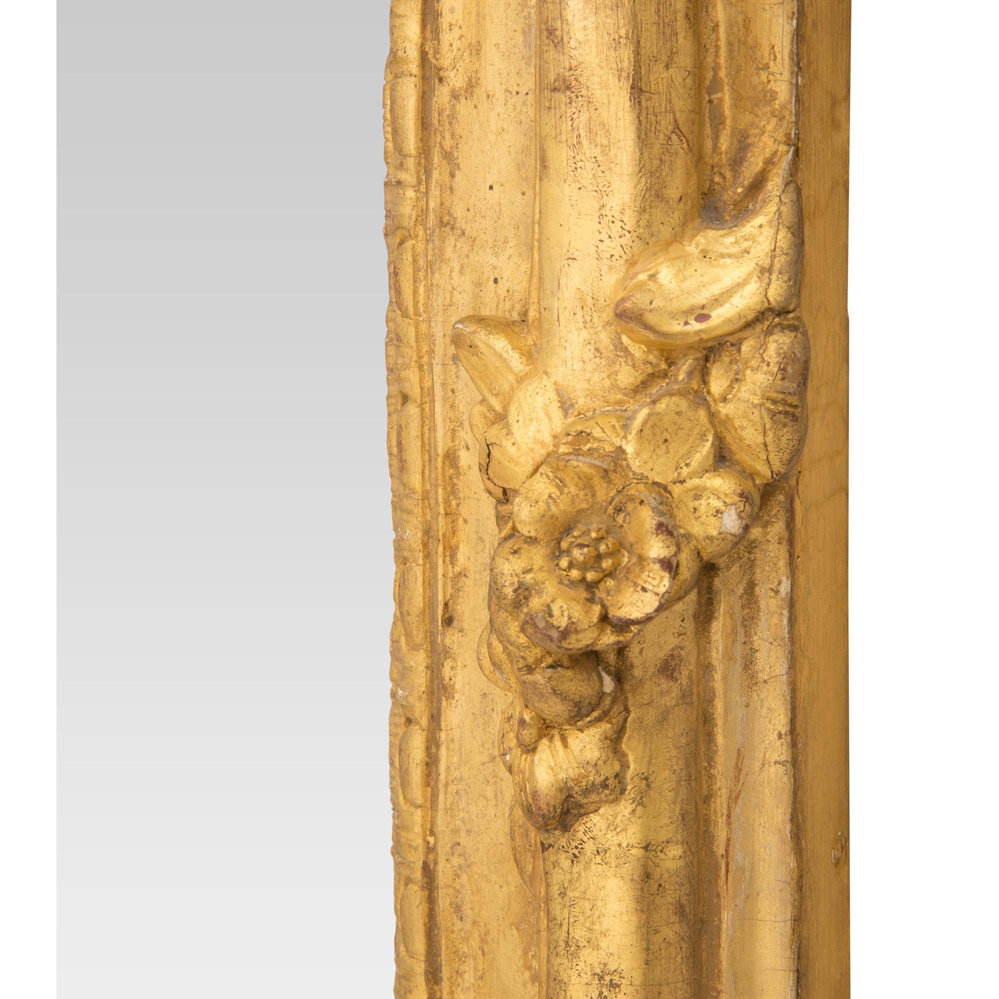 Vergoldeter Holzspiegel aus der Regence-Periode des 18. Jahrhunderts (Spiegel) im Angebot