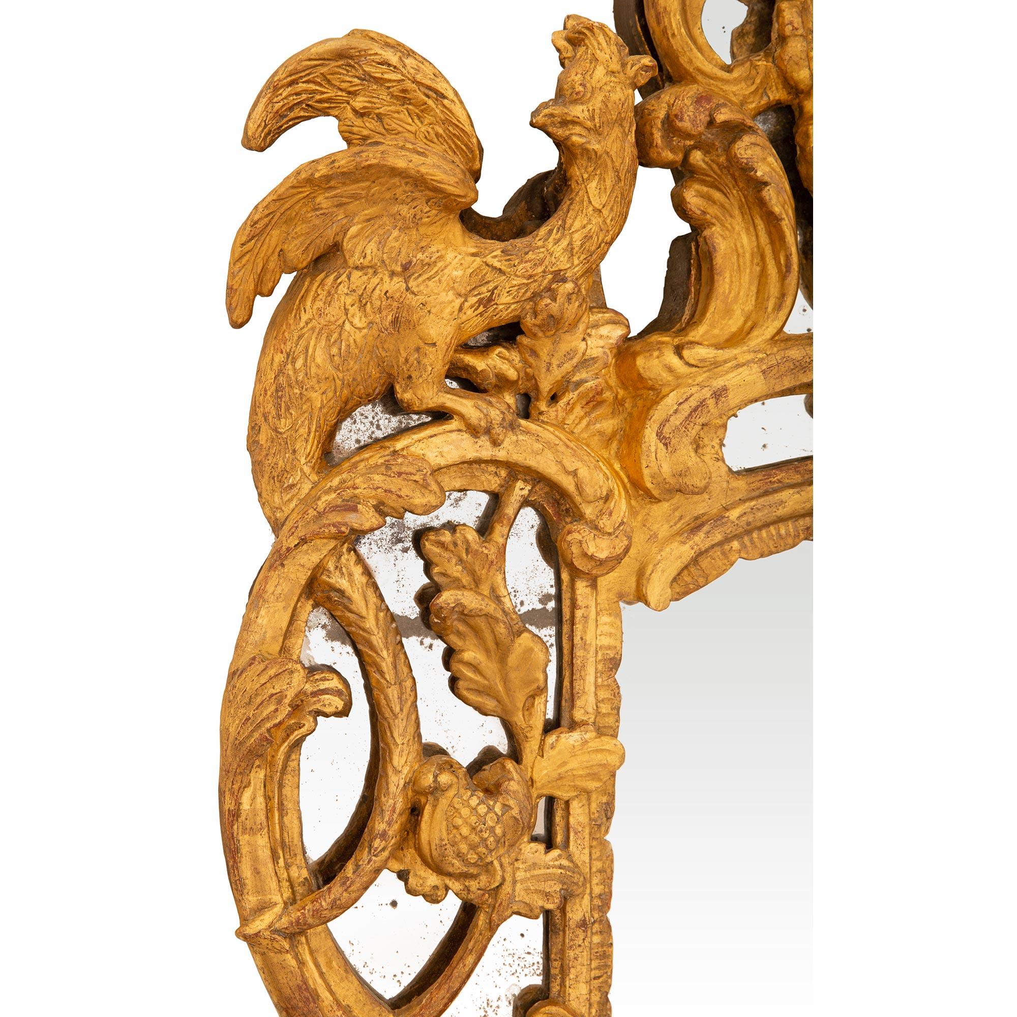 Miroir en bois doré d'époque Régence (XVIIIe siècle) en vente 1