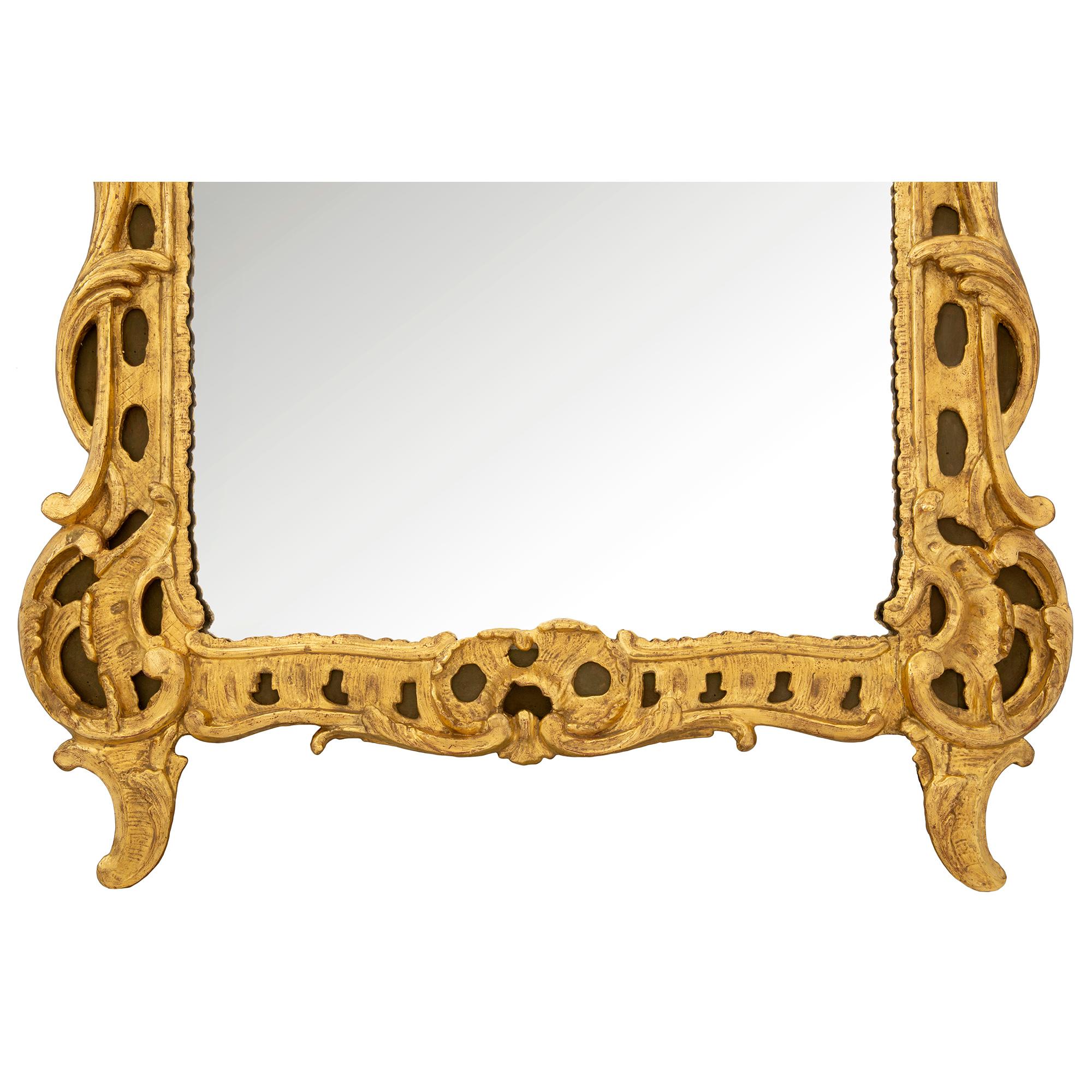 French 18th Century Régence Period Giltwood Mirror For Sale 3