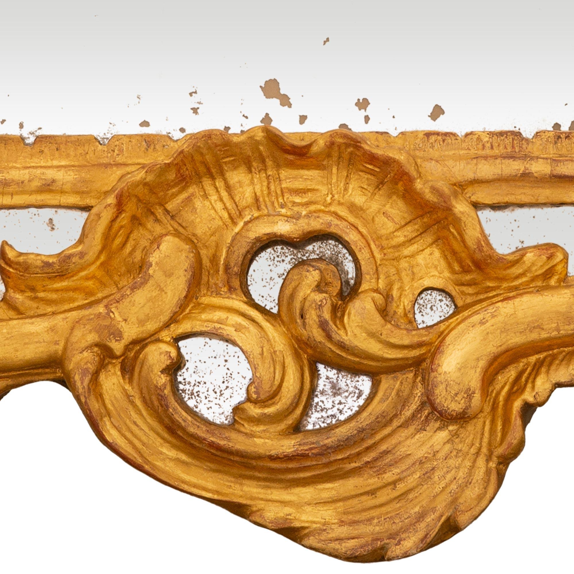Miroir en bois doré d'époque Régence (XVIIIe siècle) en vente 3