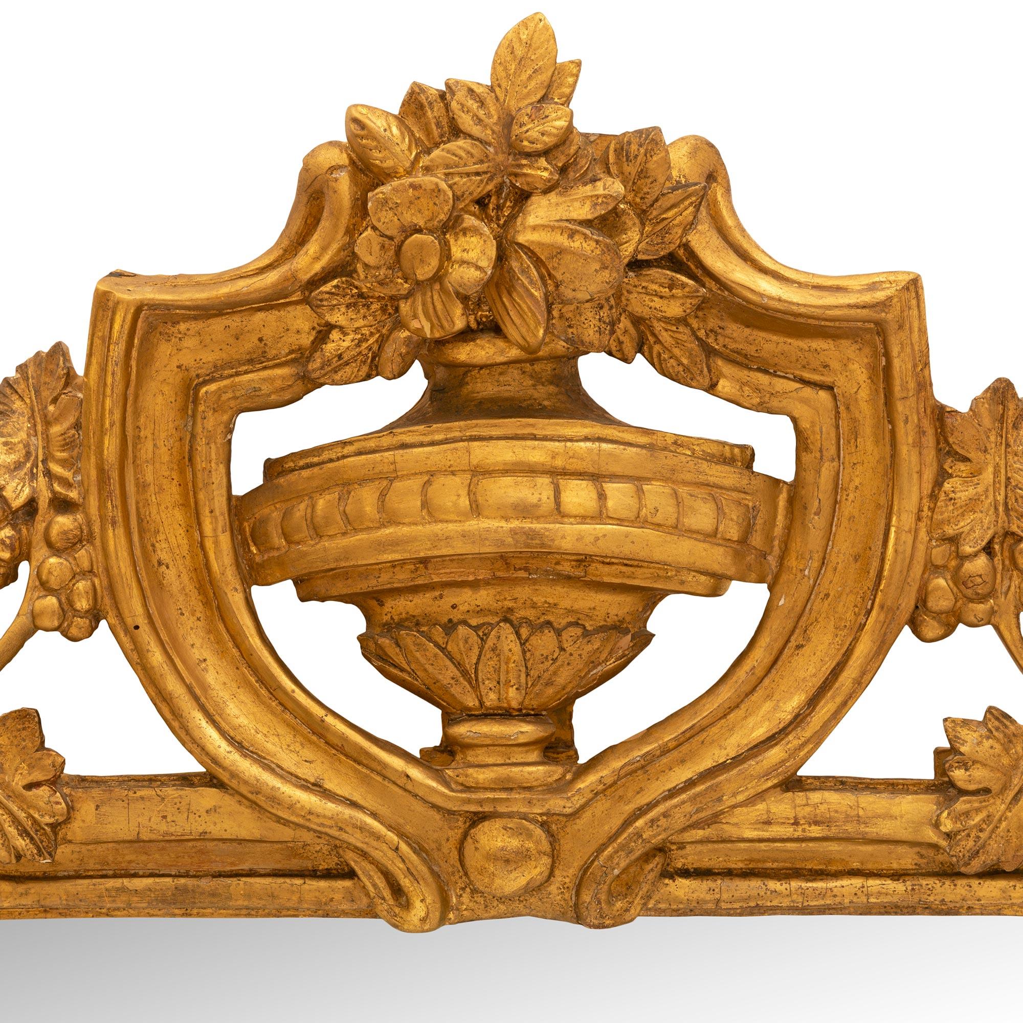 18th Century and Earlier French 18th Century Régence Period Provançal Style Giltwood Mirror For Sale
