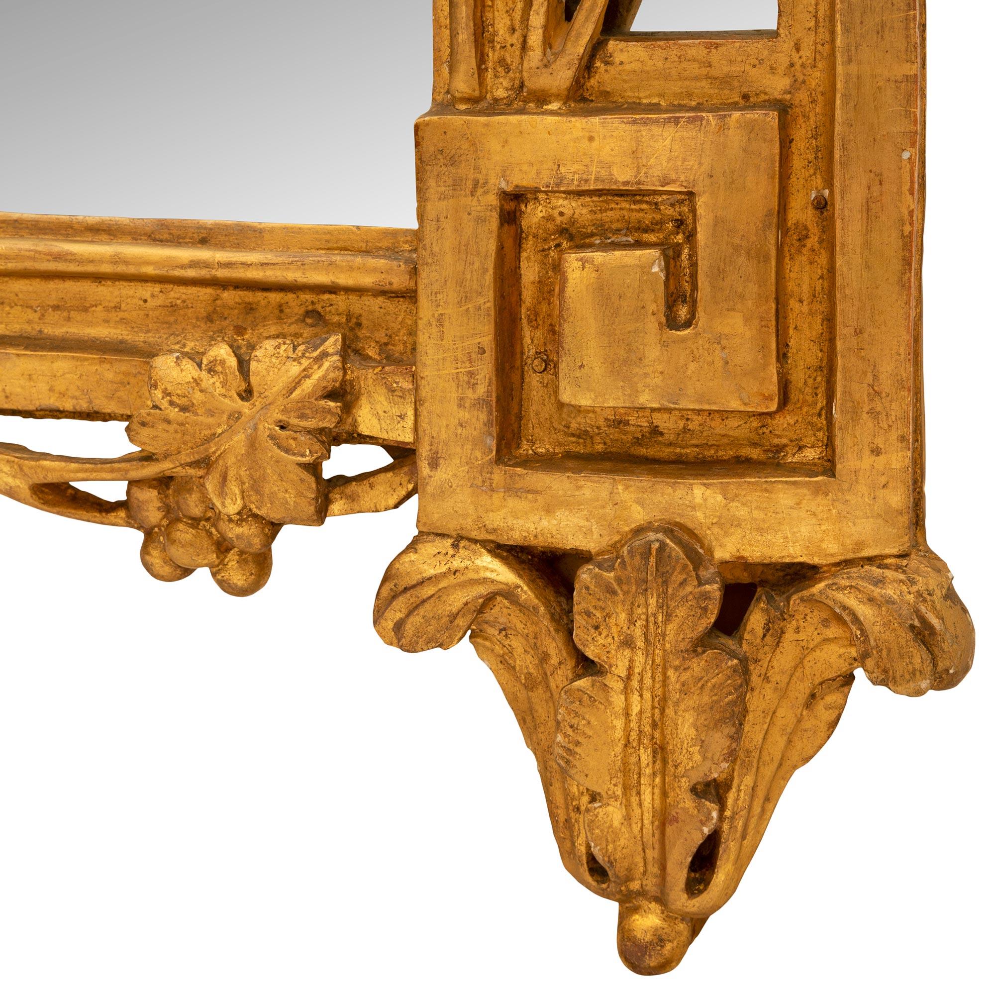 Spiegel aus vergoldetem Holz im Provanal-Stil, 18. Jahrhundert, Rgence-Periode im Angebot 3