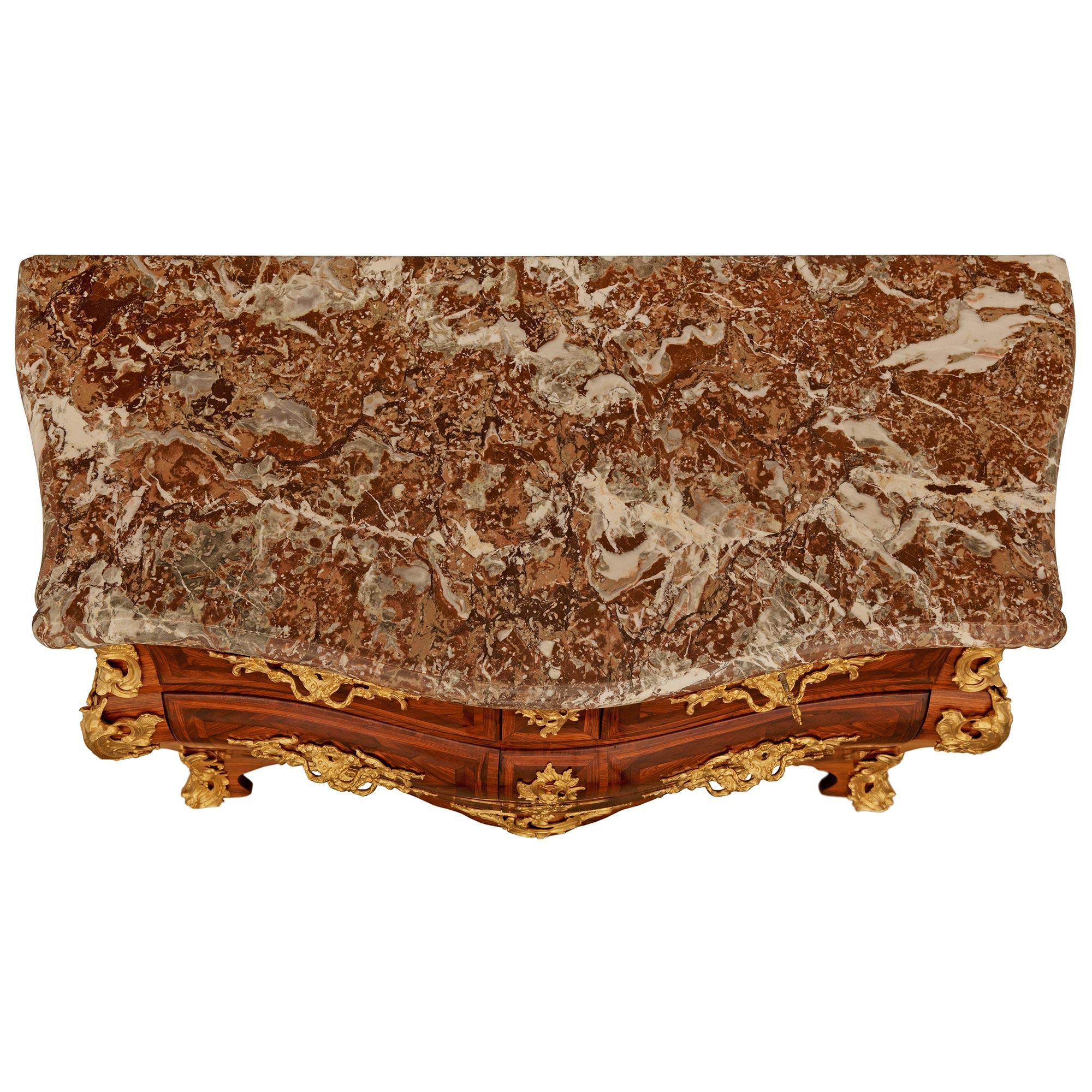 Commode francese del XVIII secolo in noce del periodo Régence, firmata Bernard Van Risenburgh in vendita 6