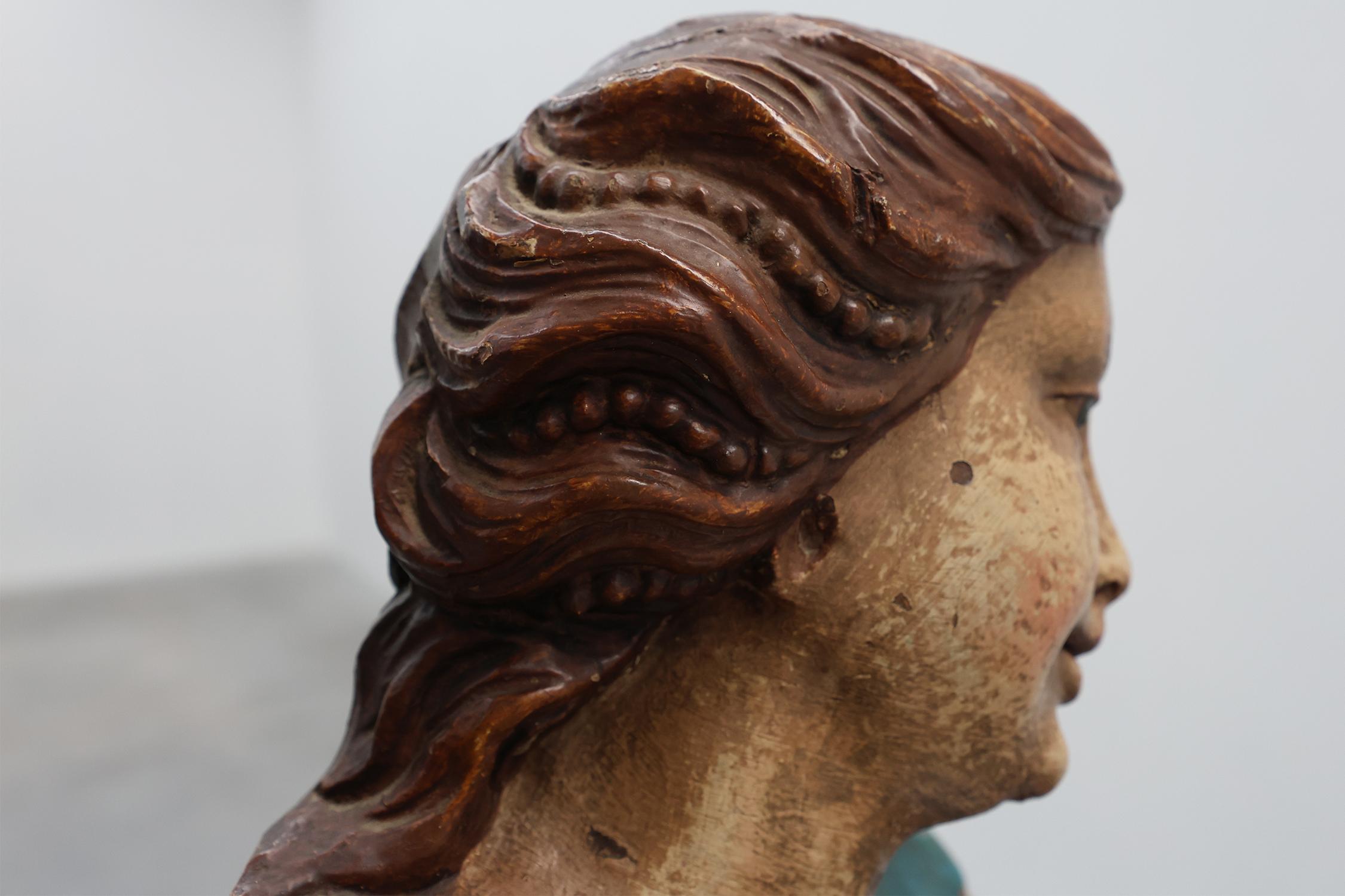 French 18th Century Religious Statue of the Virgin Mary on a cloud en venta 8