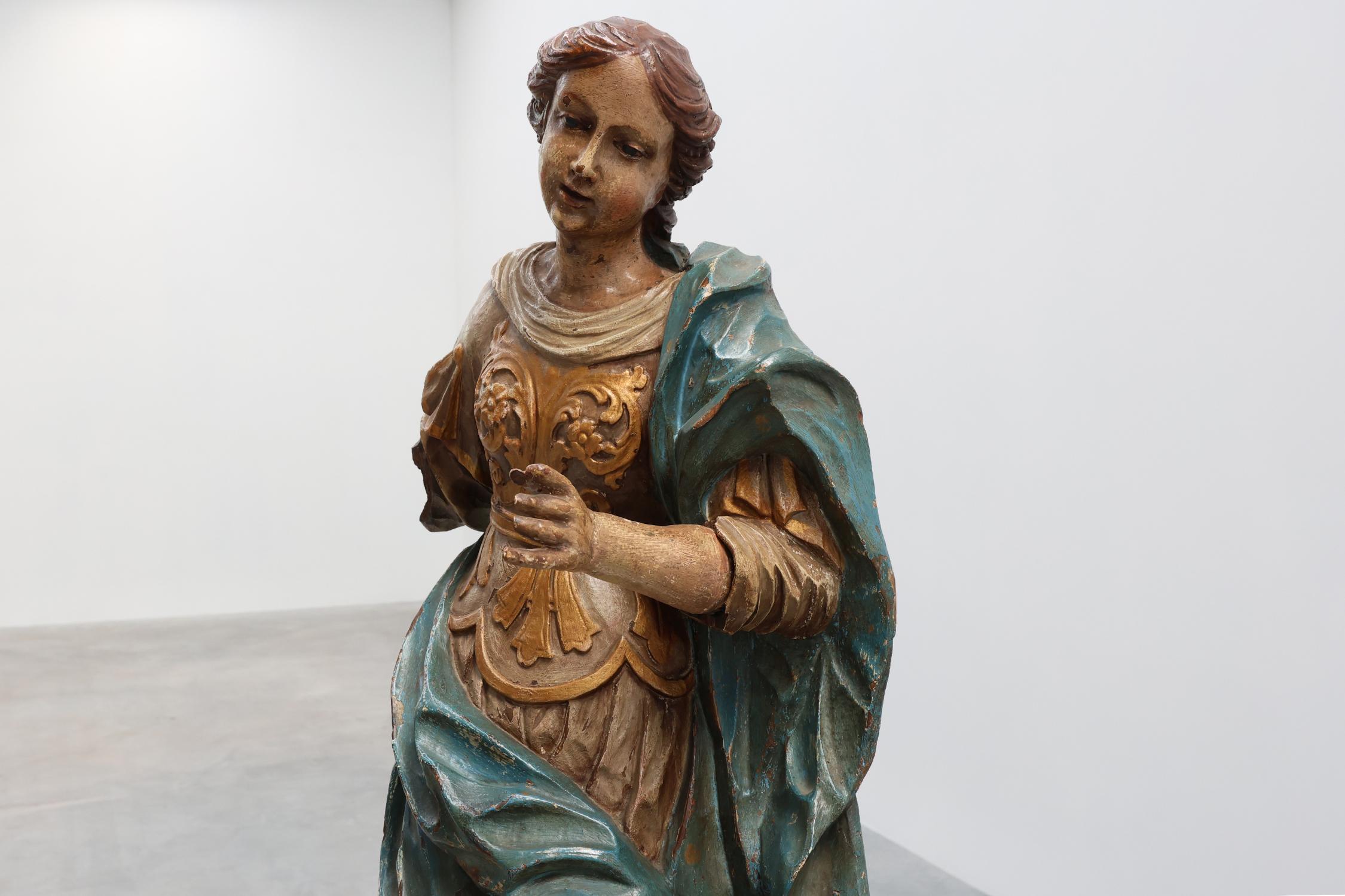 French 18th Century Religious Statue of the Virgin Mary on a cloud siglo XVIII y antes en venta