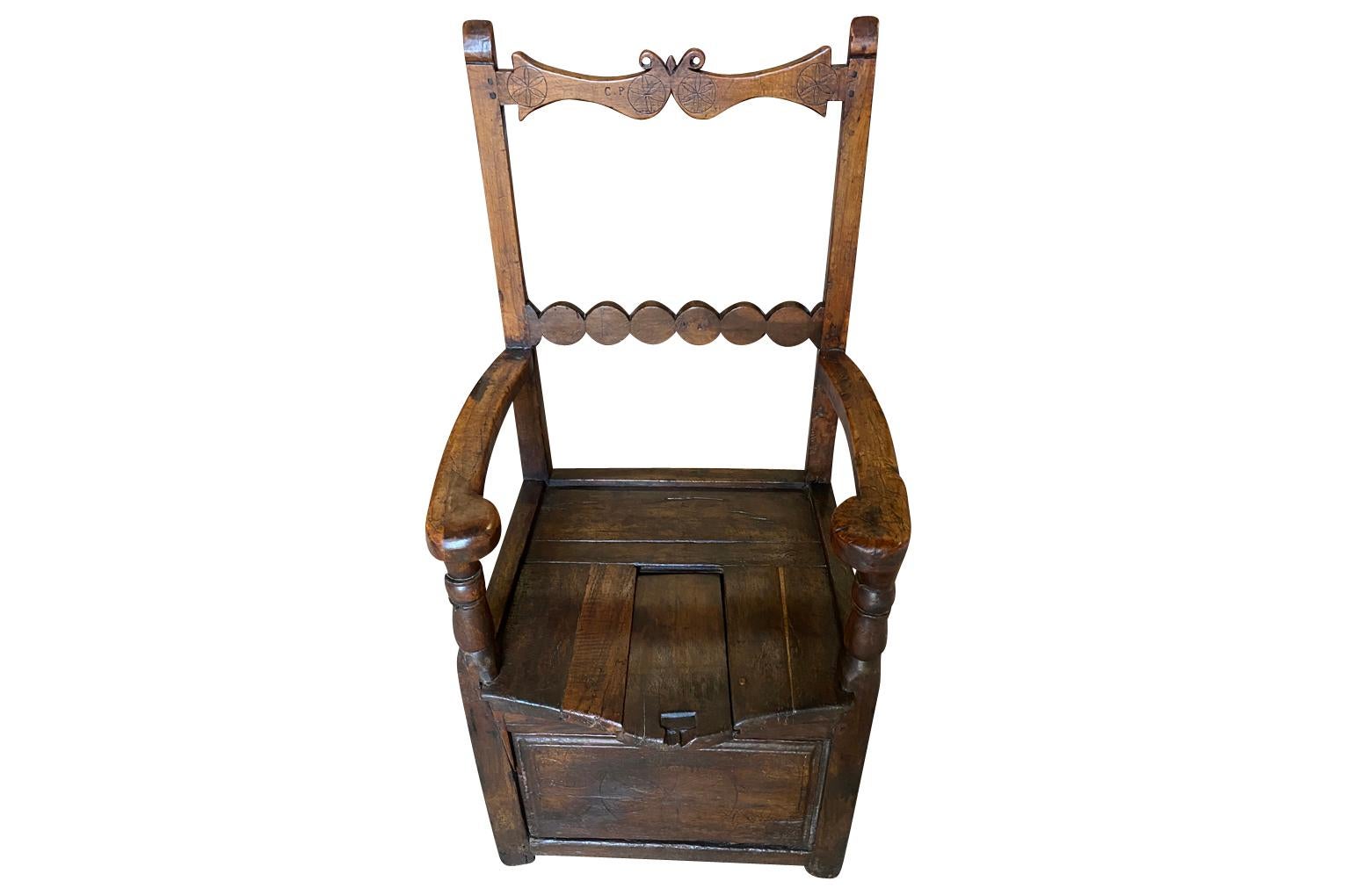 18th Century and Earlier French 18th Century Salt Box Chair For Sale