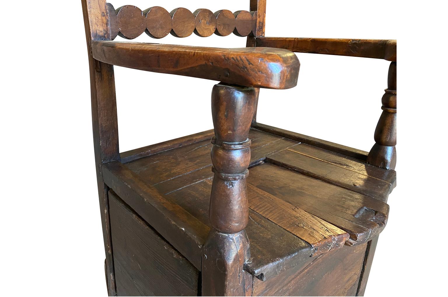Chaise à boîte à sel française du XVIIIe siècle en vente 1