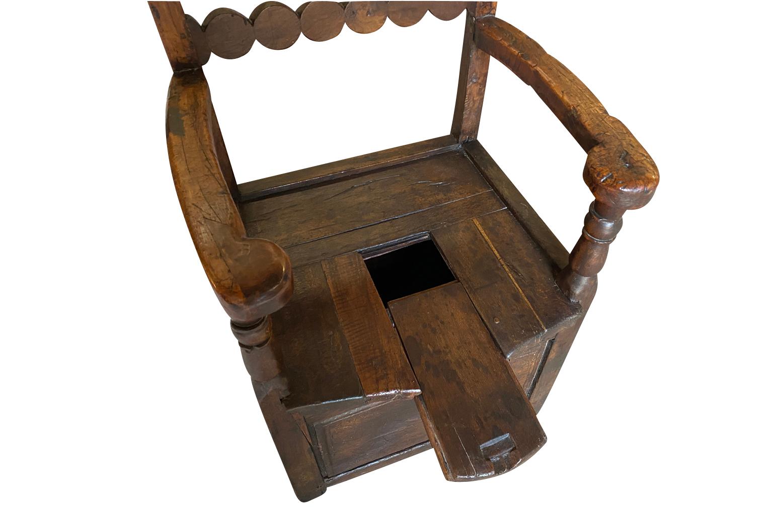 Chaise à boîte à sel française du XVIIIe siècle en vente 2