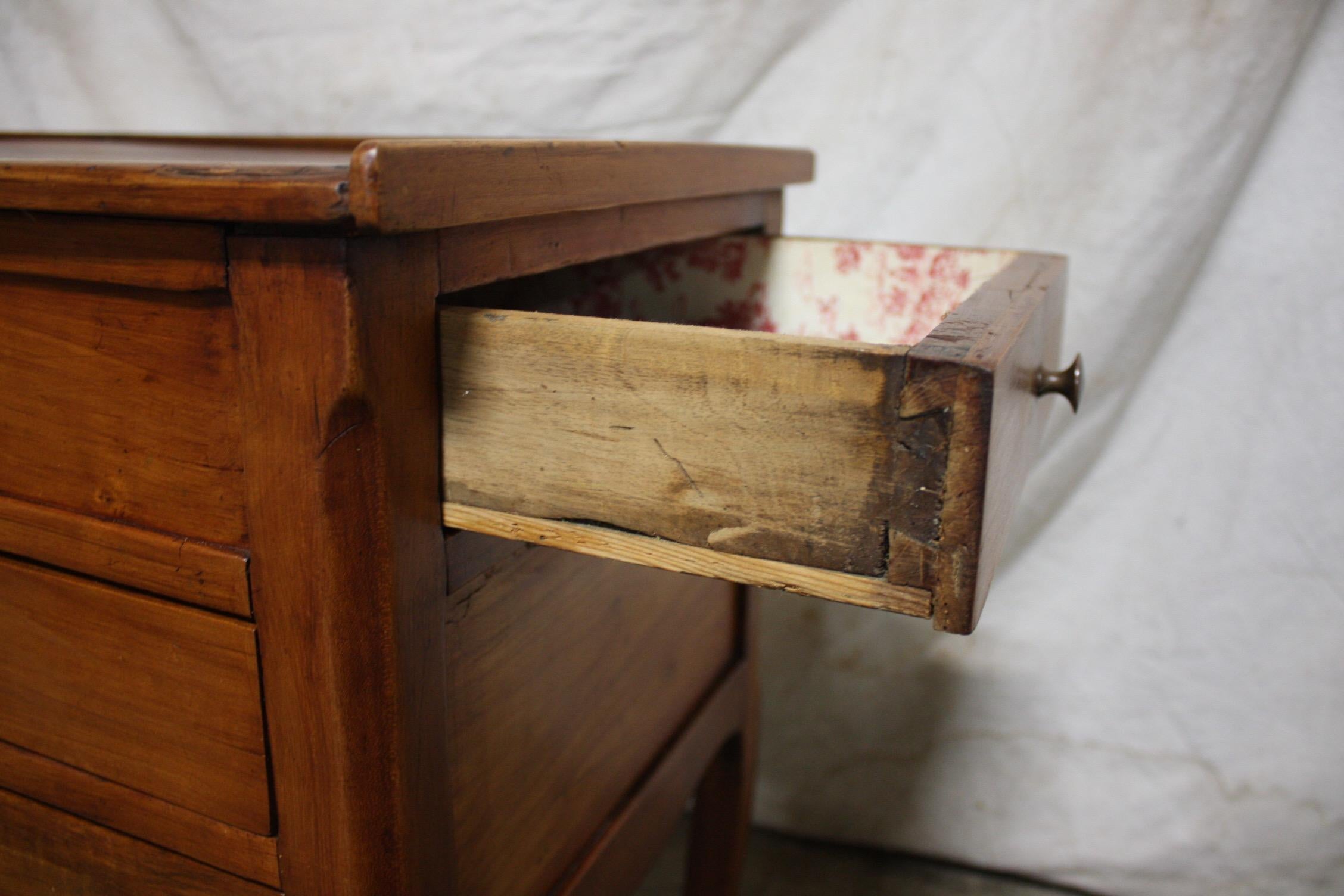 French 18th Century Side Table For Sale 3