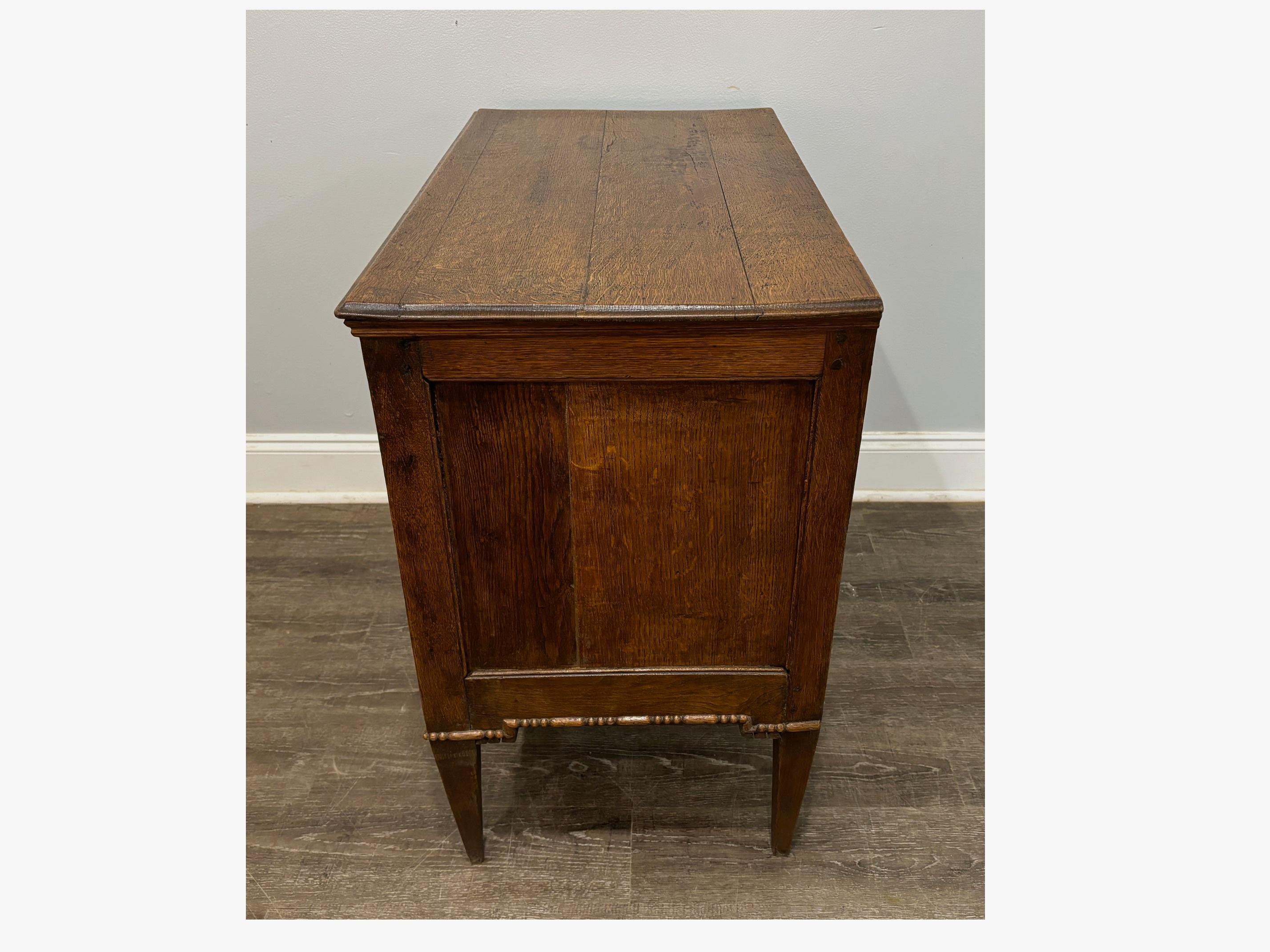 French 18th Century Small Commode For Sale 1