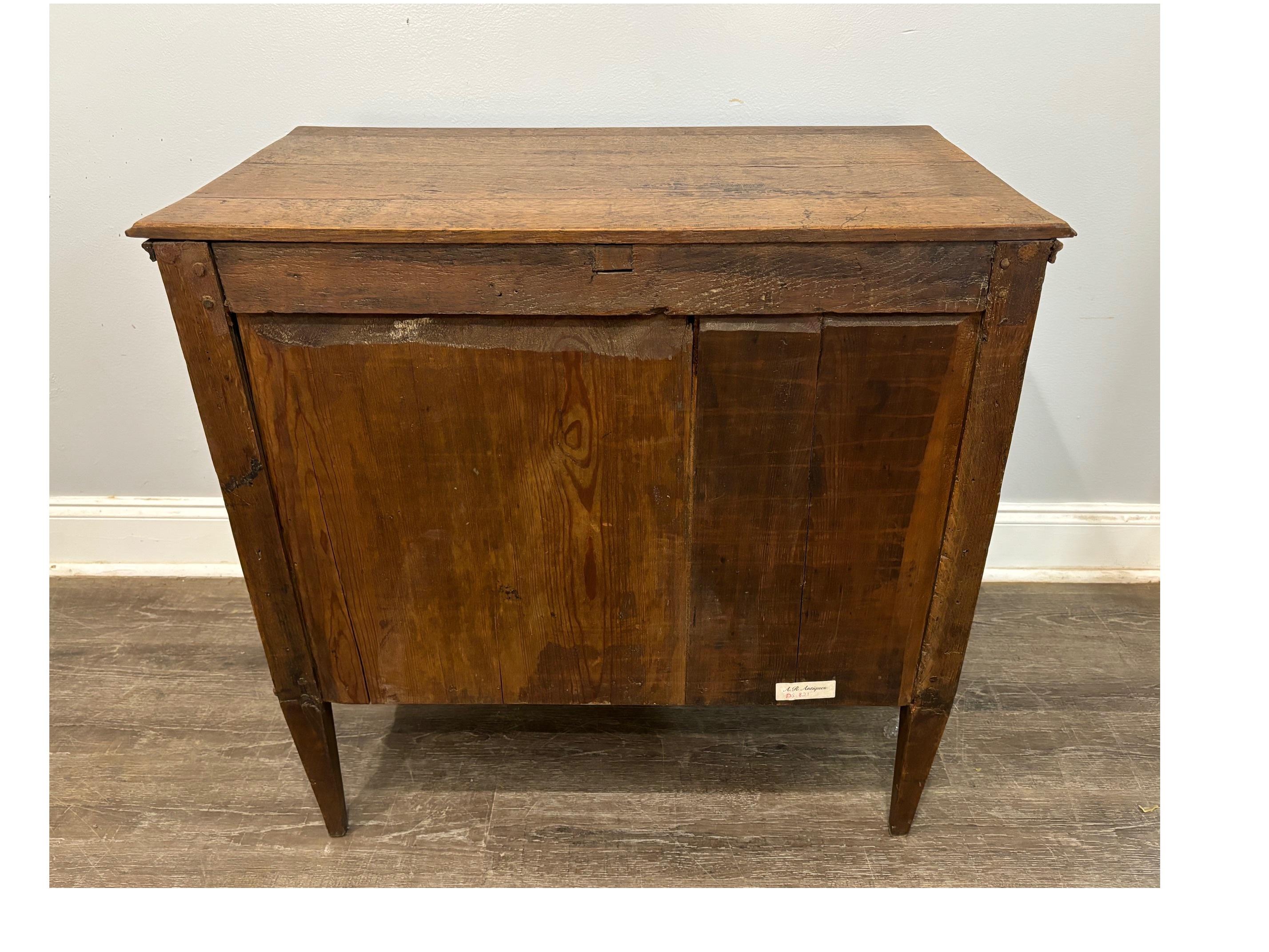 French 18th Century Small Commode For Sale 2