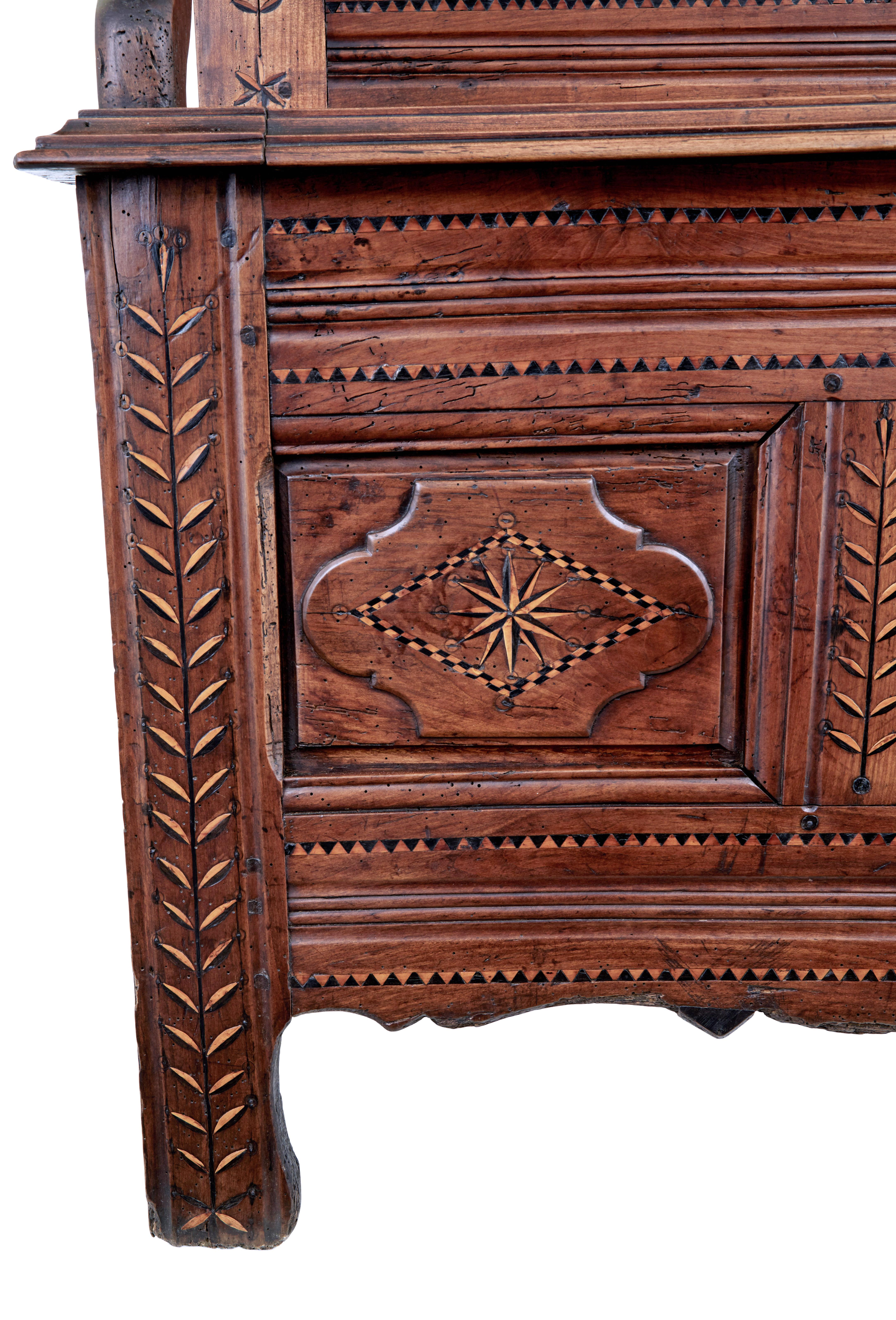 French 18th Century Small Inlaid Chestnut Settle In Good Condition In Debenham, Suffolk