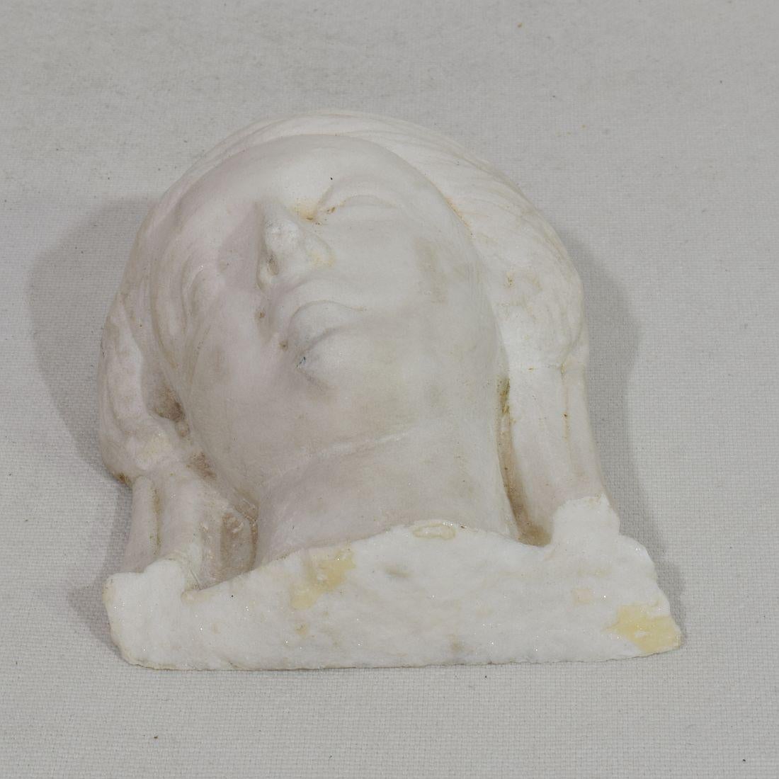 French 18th Century Small Marble Head Of A Madonna For Sale 11