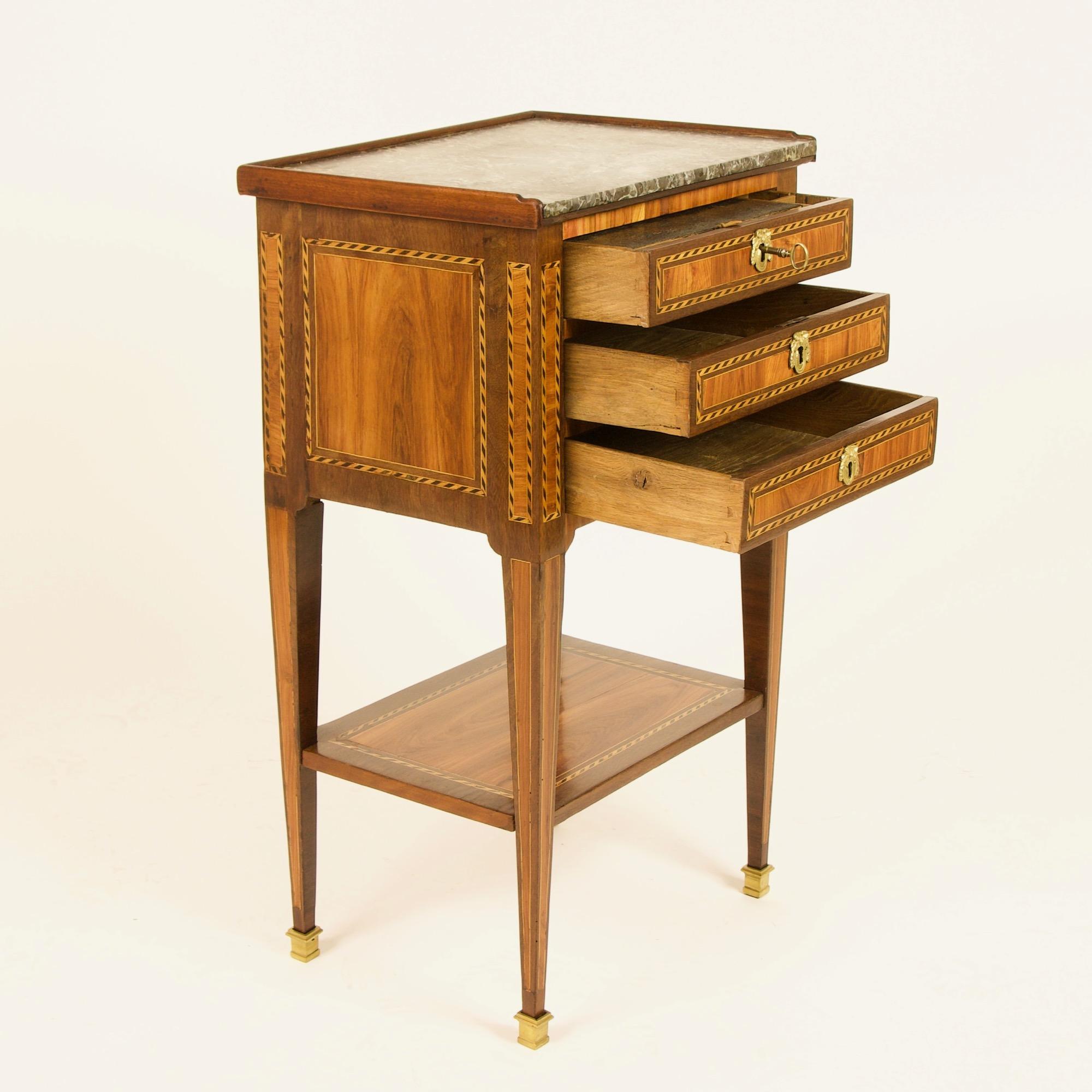 French 18th Century Small Marquetry Louis XVI Side Table or Writing Table In Good Condition In Berlin, DE
